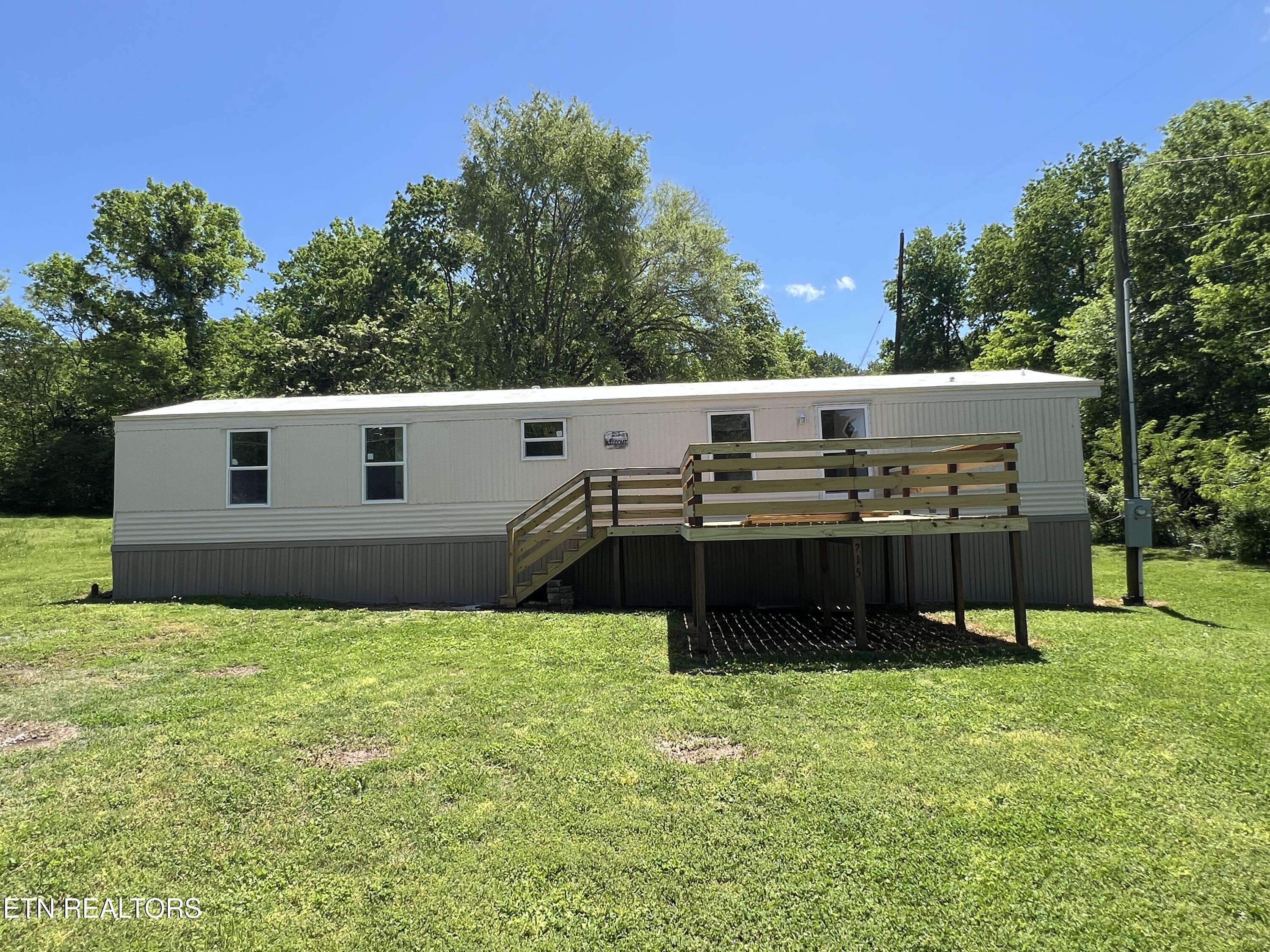 215 Pettit St Property Photo 1