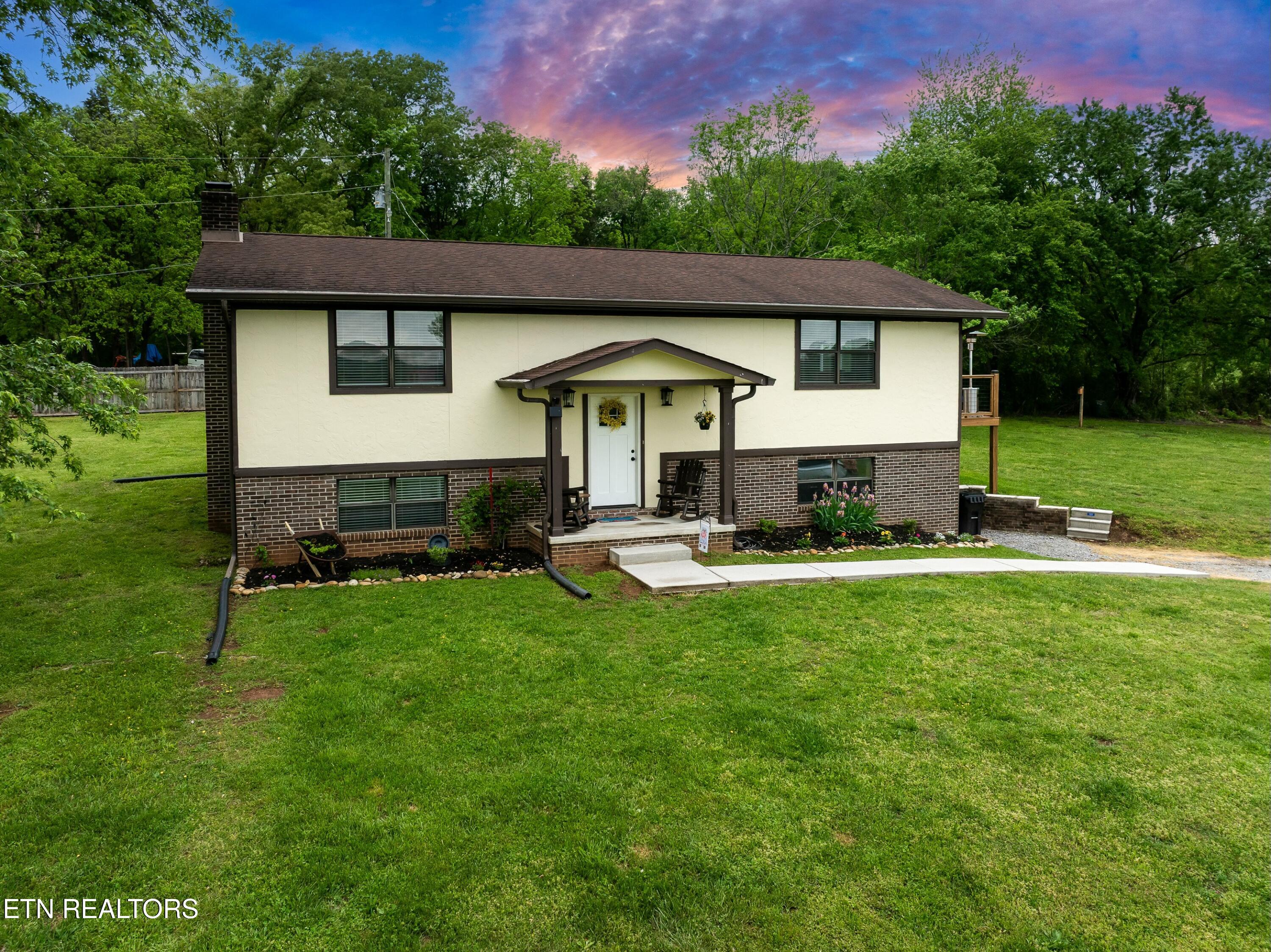 179 Hamil Rd Property Photo