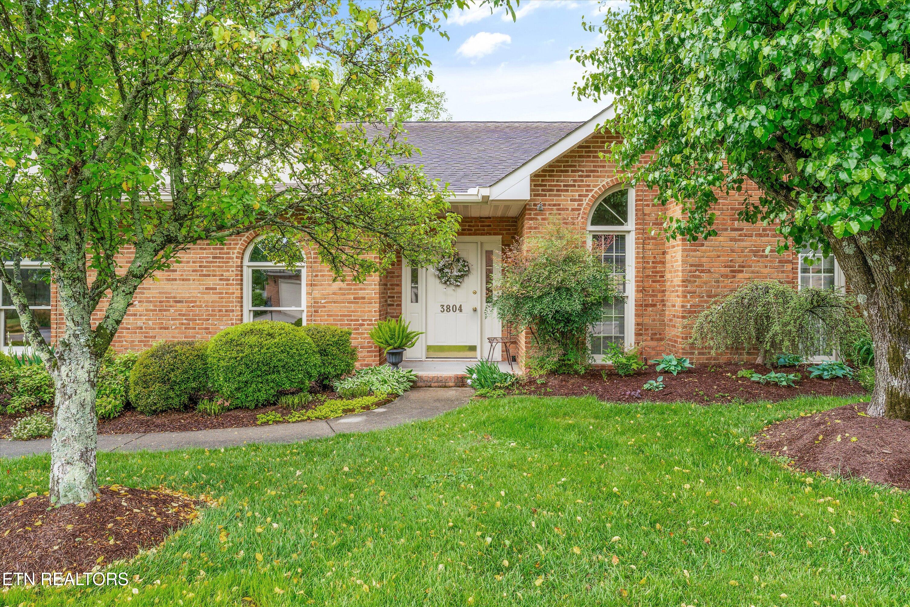 Halls Real Estate Listings Main Image