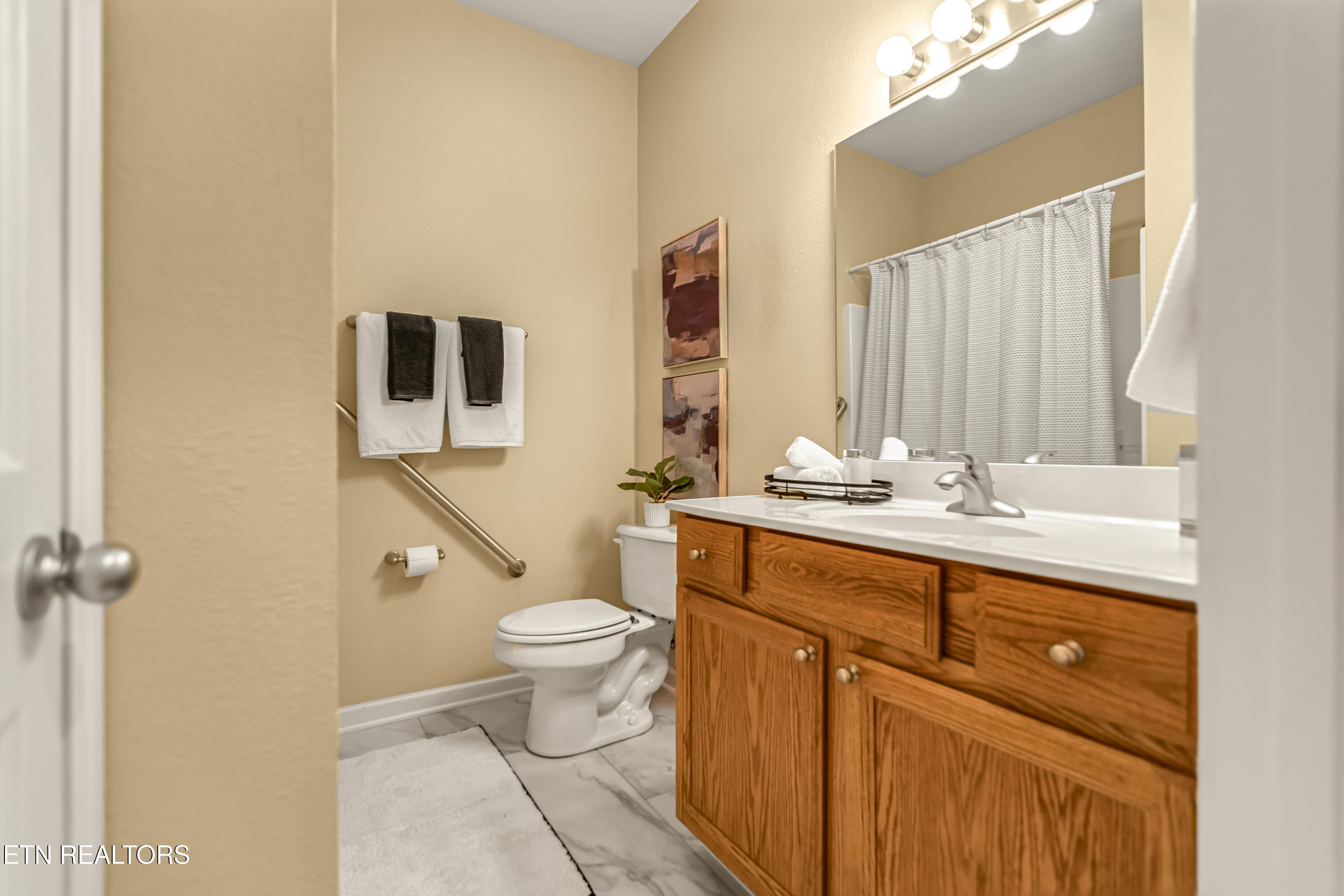 7204 Oakfield Lane Property Photo 24