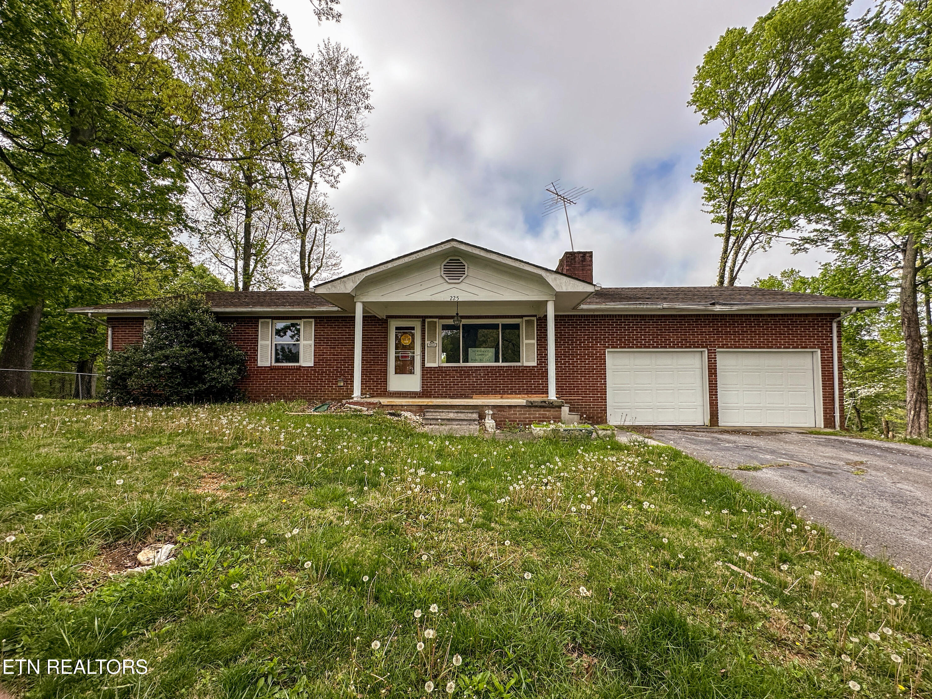 225 Day Circle Property Photo