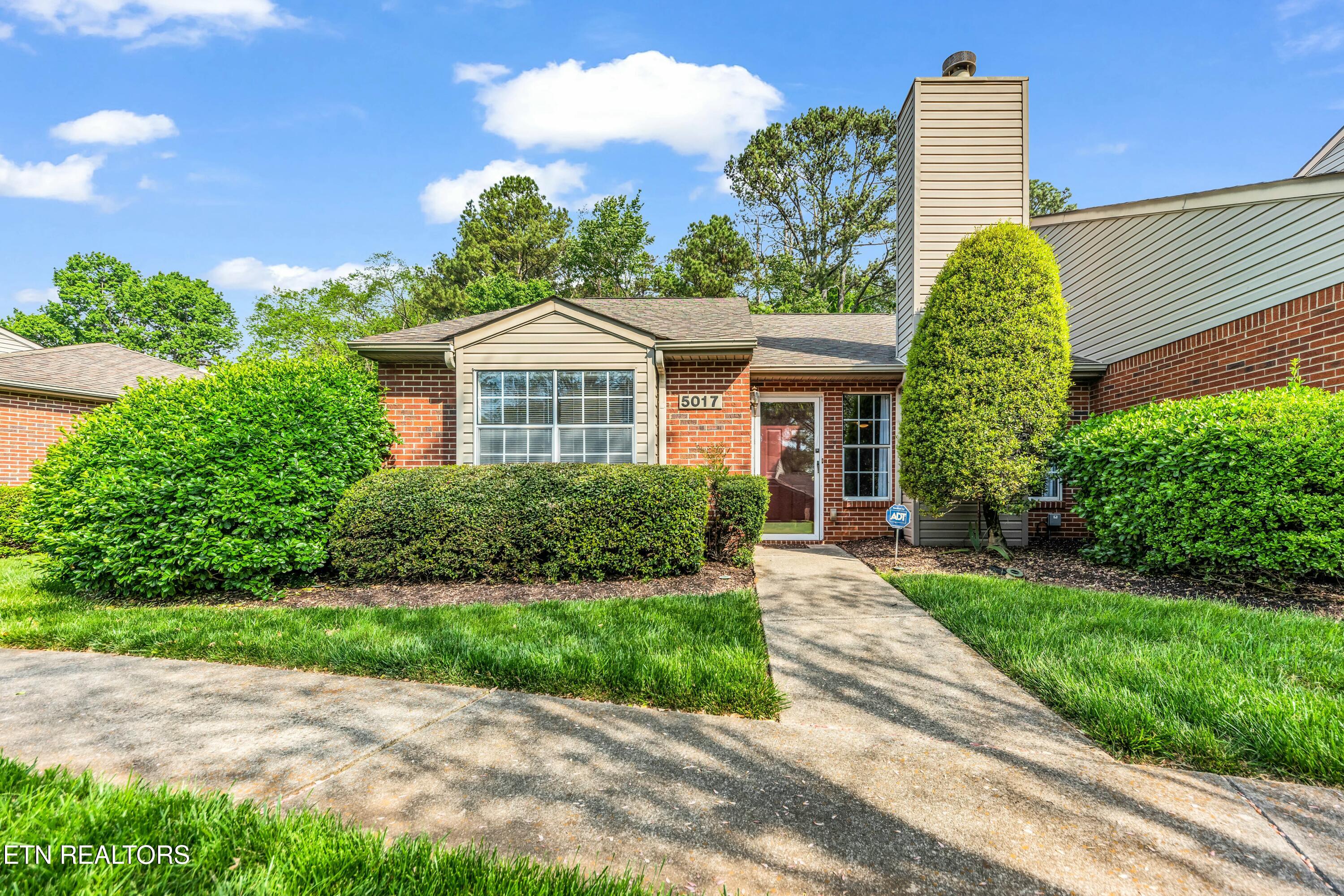5017 Griffins Gate Lane Property Photo 1