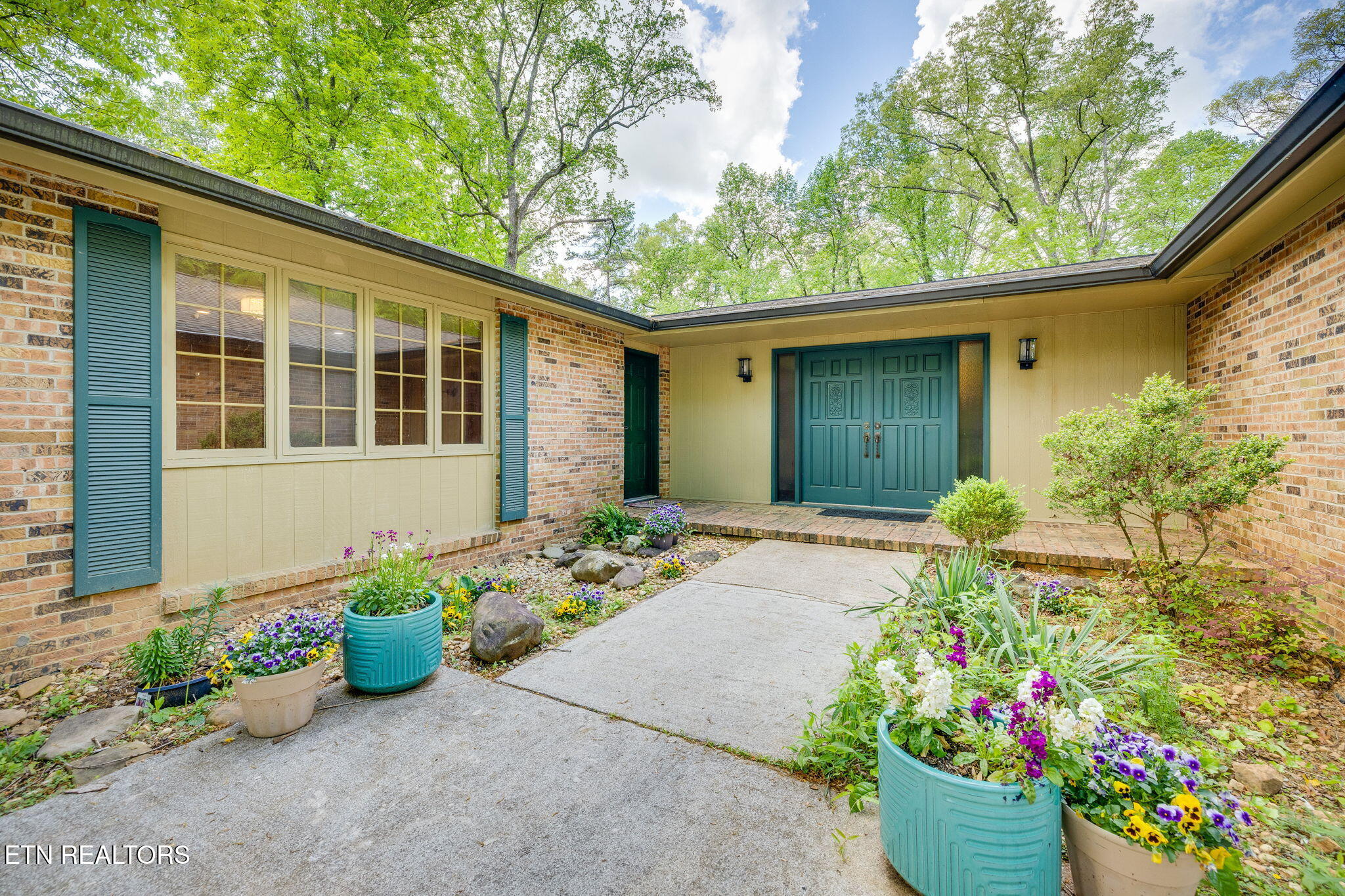 109 Balsam Rd Property Photo 3