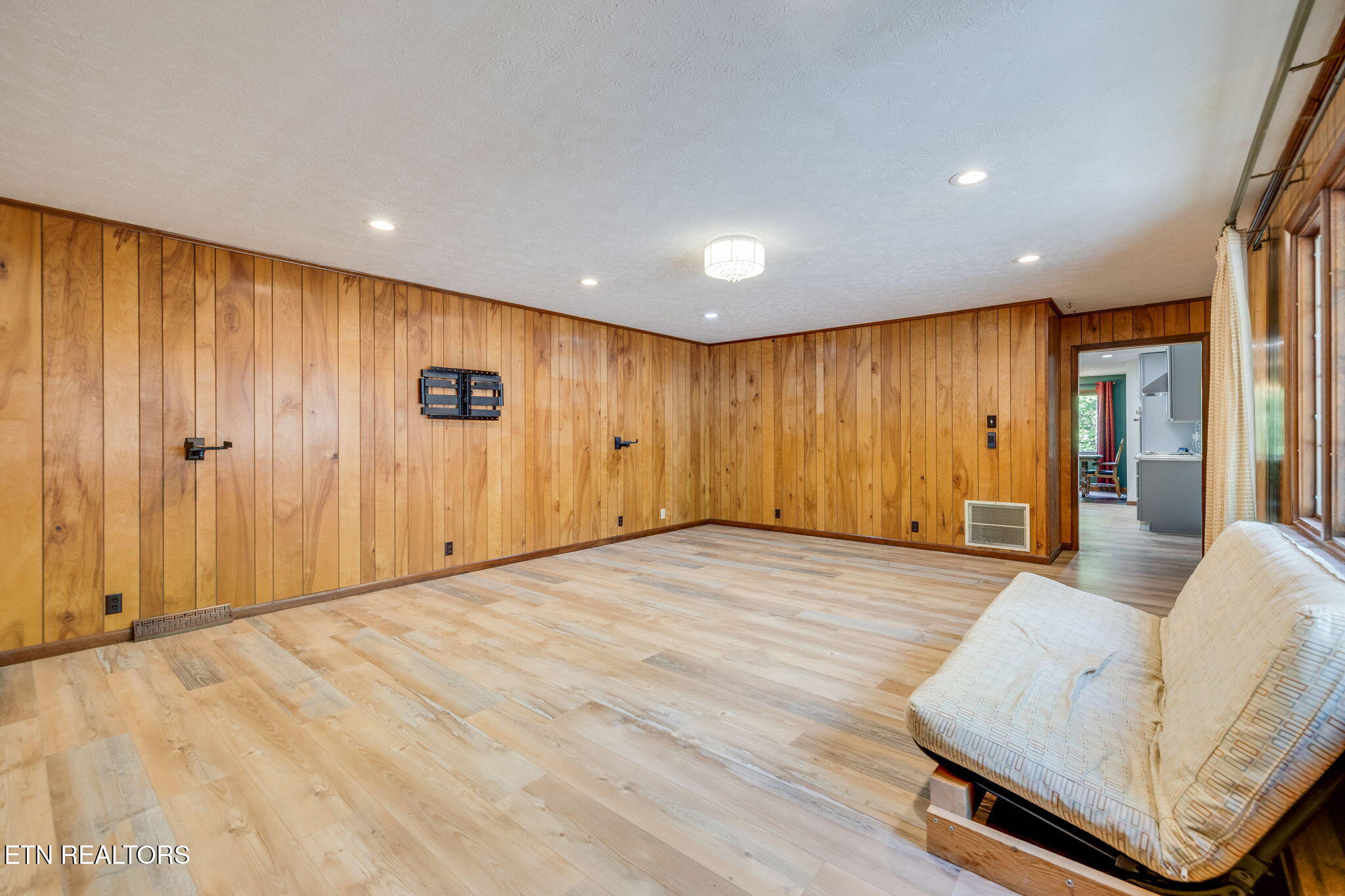 109 Balsam Rd Property Photo 21