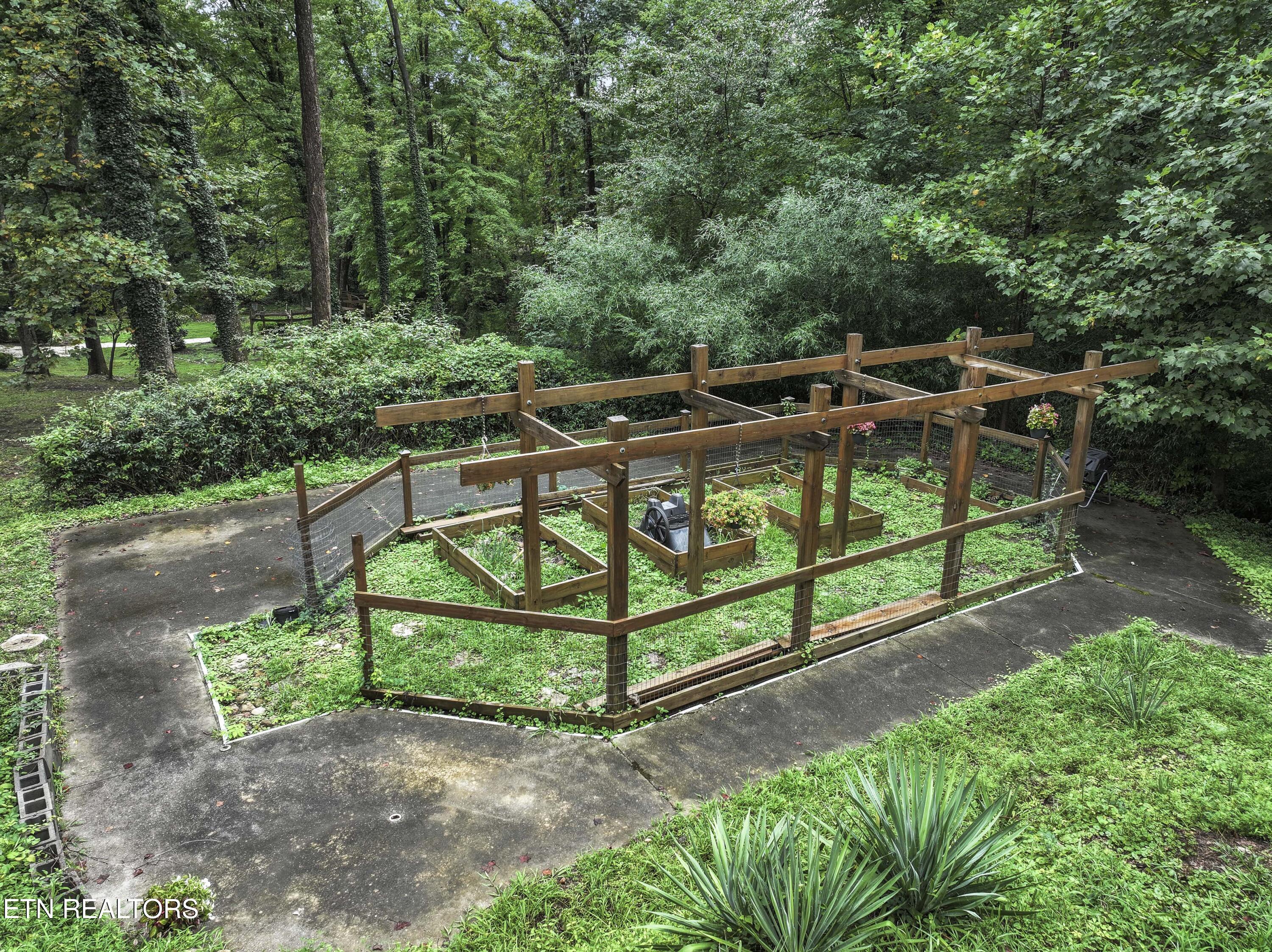 109 Balsam Rd Property Photo 49