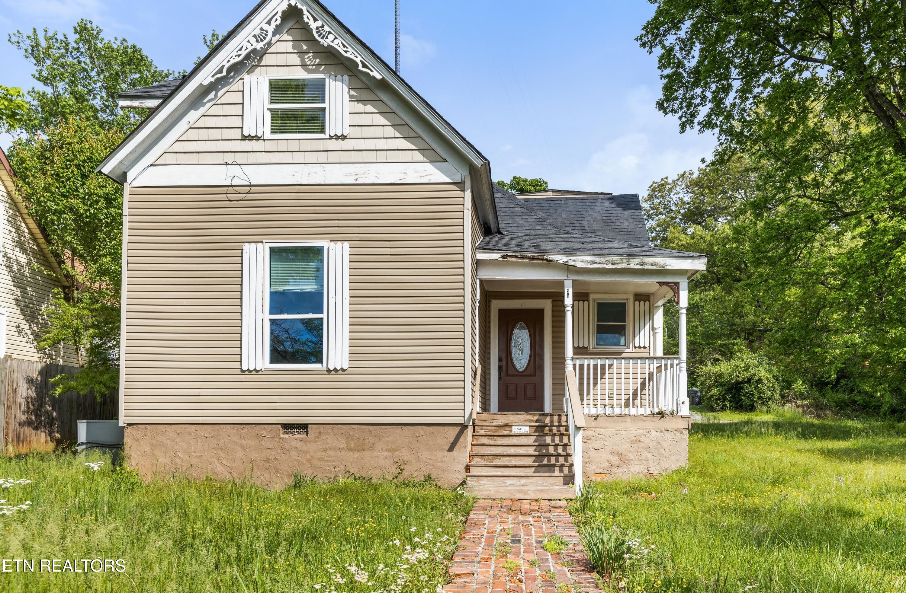 471 Hiawassee Ave Property Photo