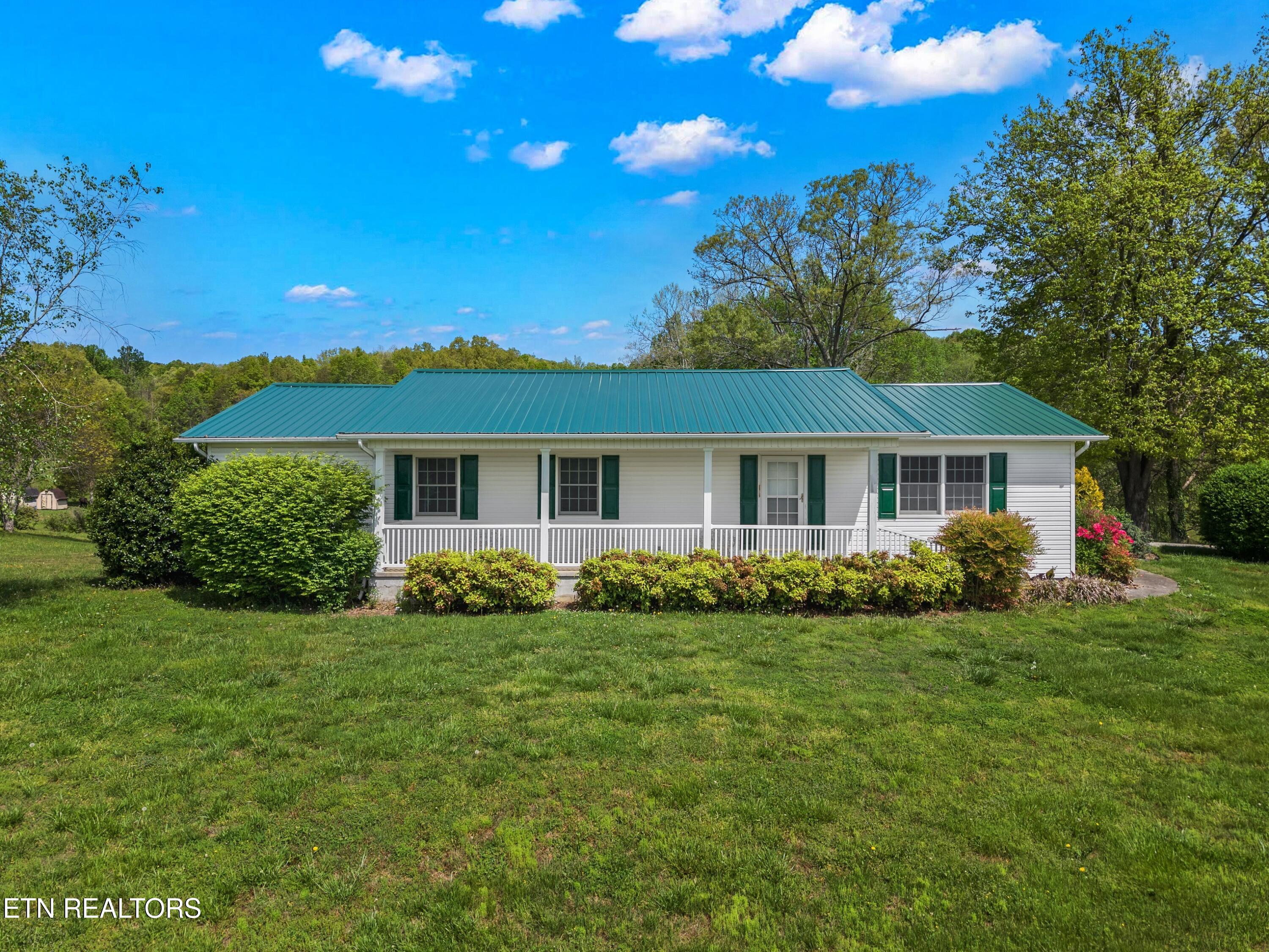 5245 Highway 11w Property Photo 1