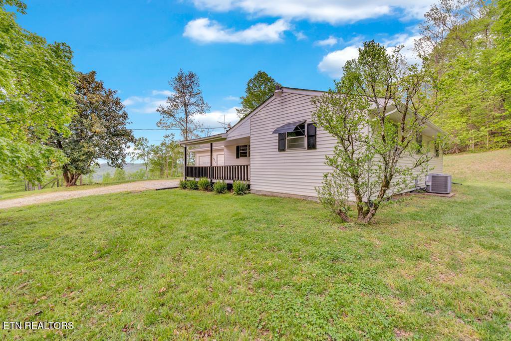 8150 Round Cove Rd Property Photo 1