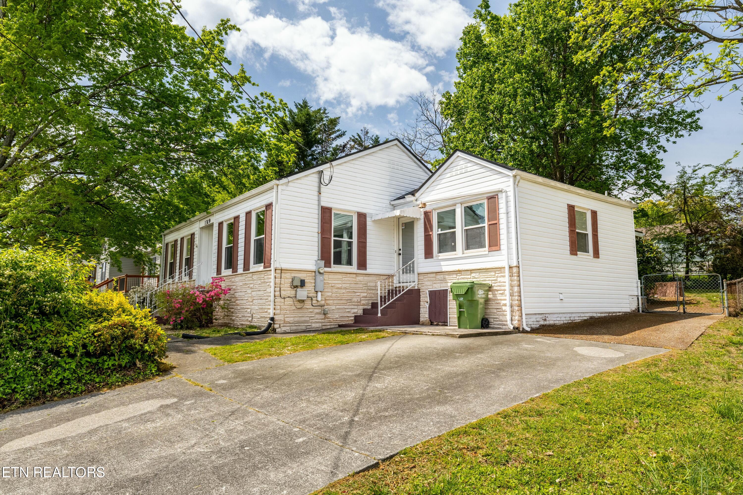 1309 Everett Ave Property Photo 1