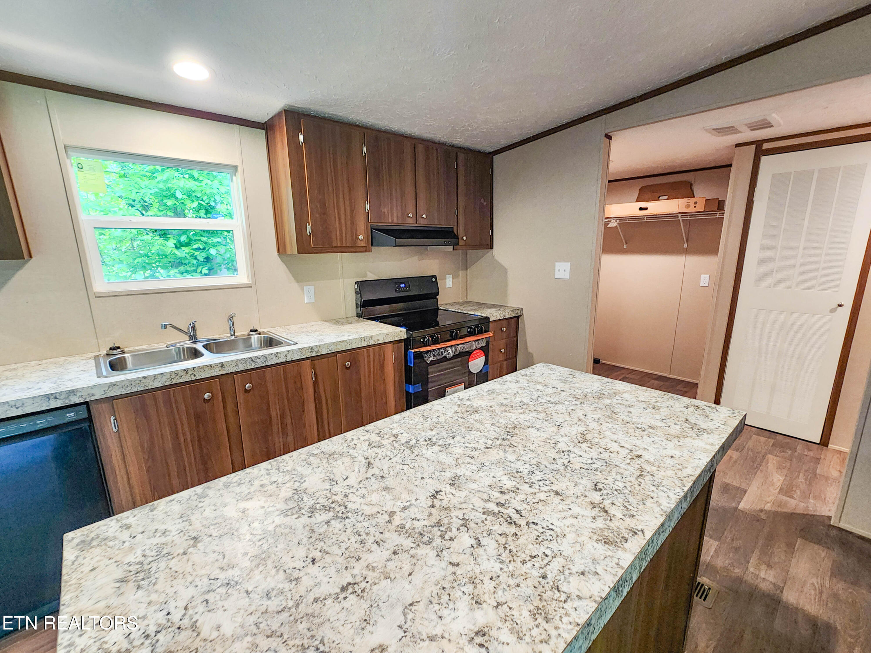 4029 Lilac Ave Property Photo 9