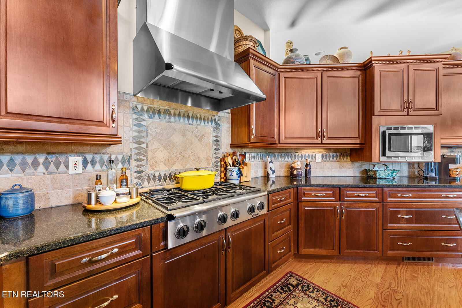 363 Golanvyi Tr Property Photo 18