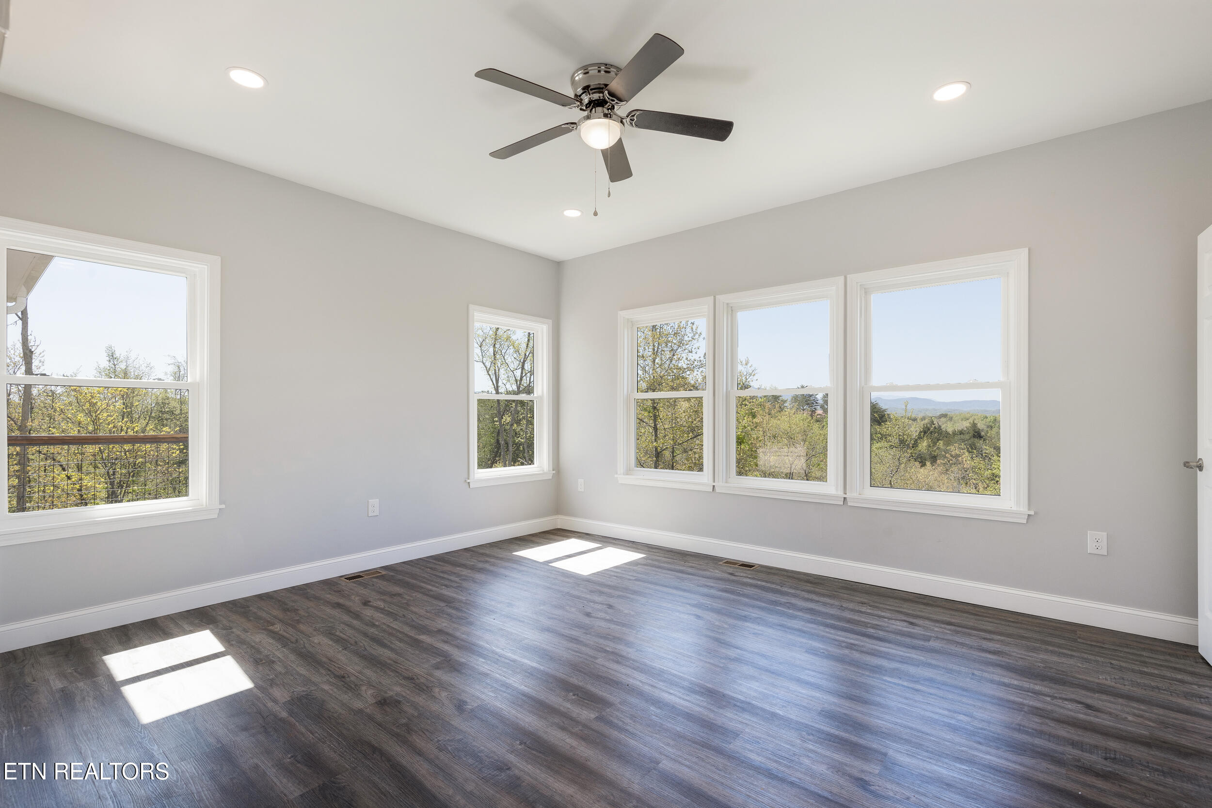 1410 Clear Pt Tr Property Photo 17