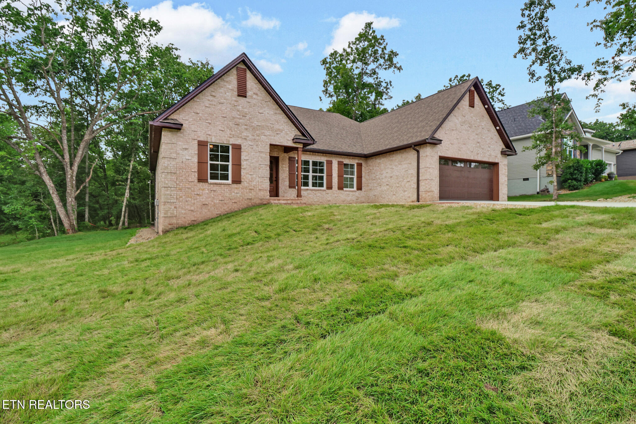 630 Lakeview Drive Property Photo 3