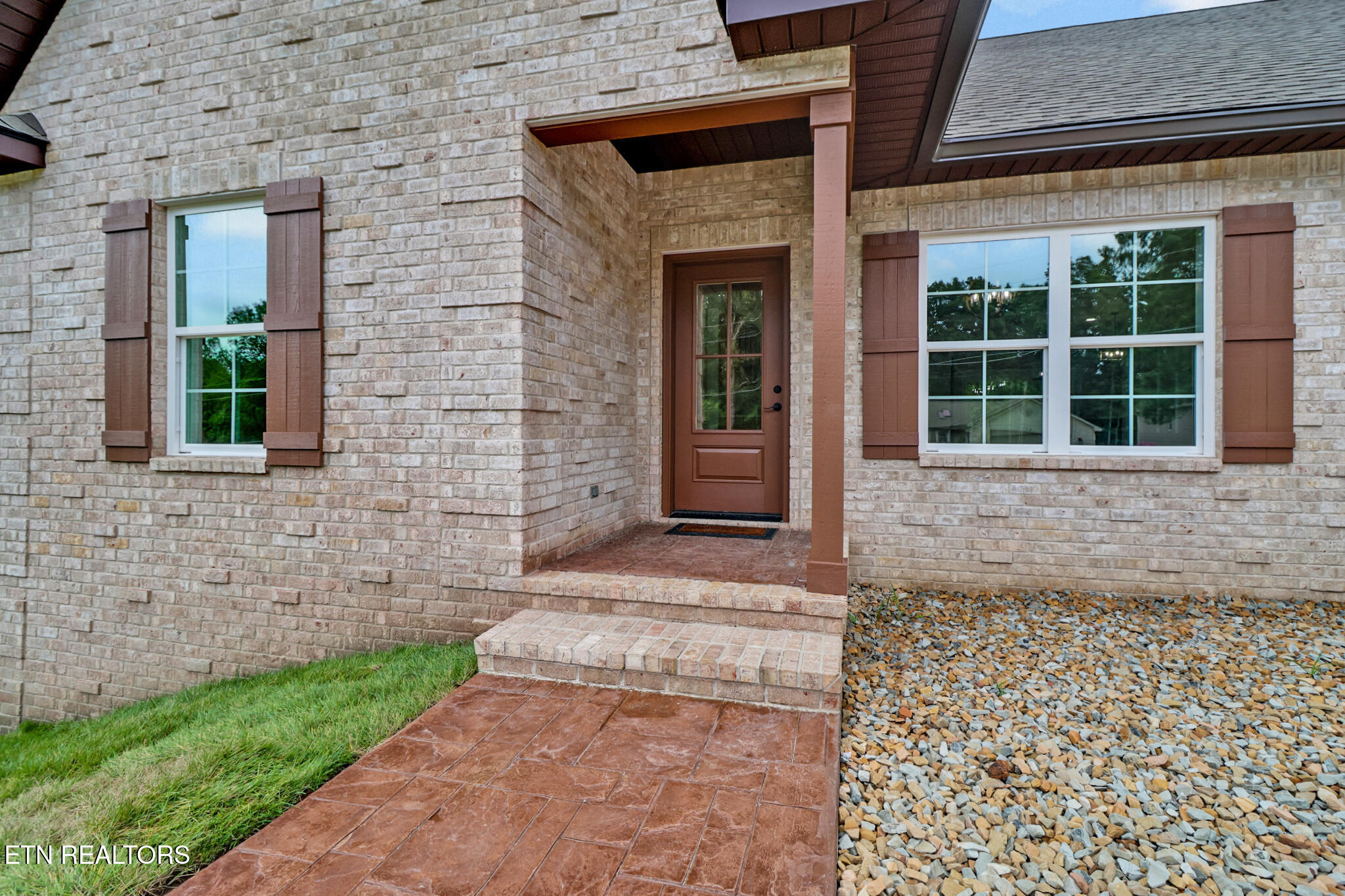 630 Lakeview Drive Property Photo 5