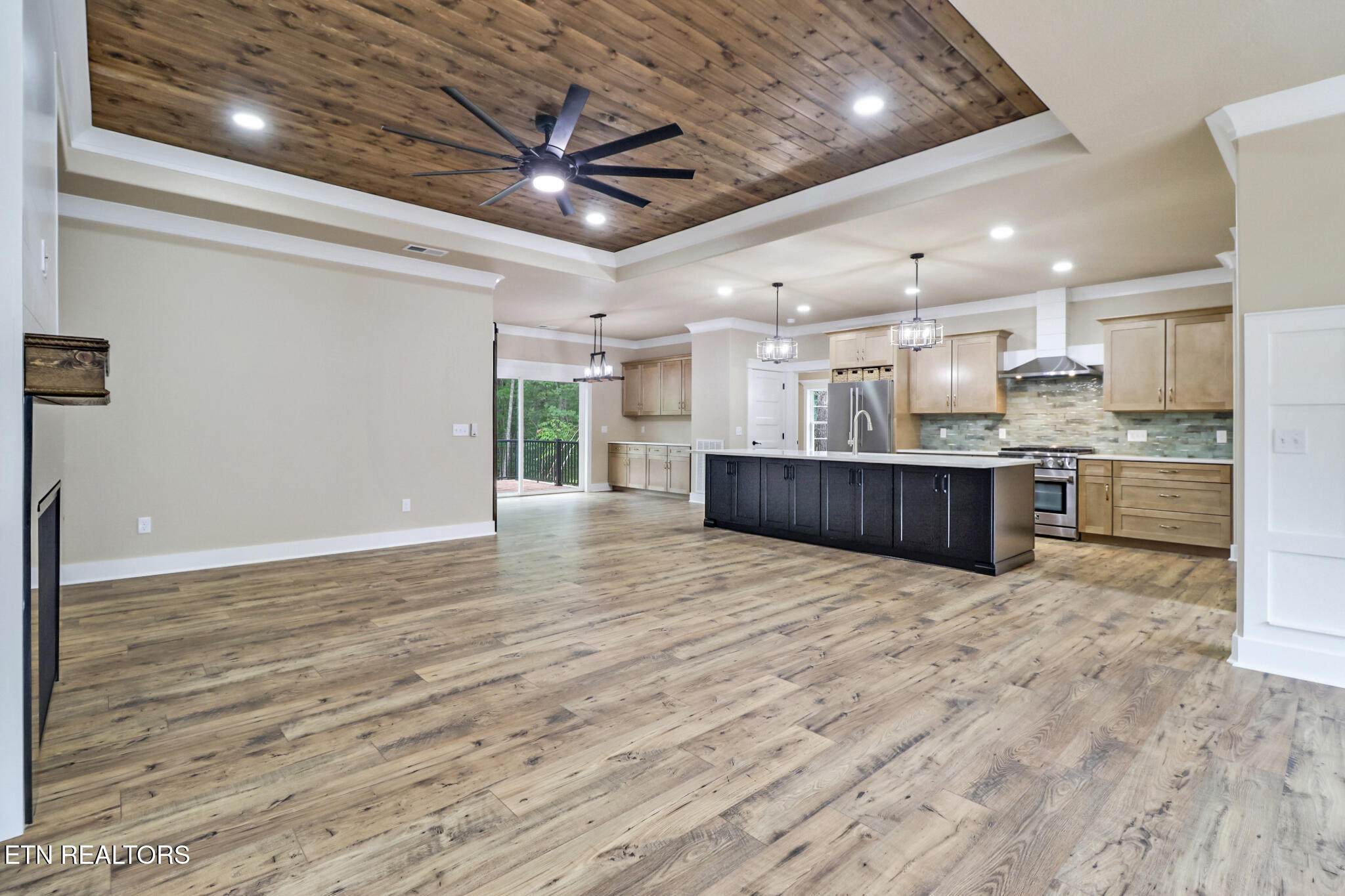 630 Lakeview Drive Property Photo 9
