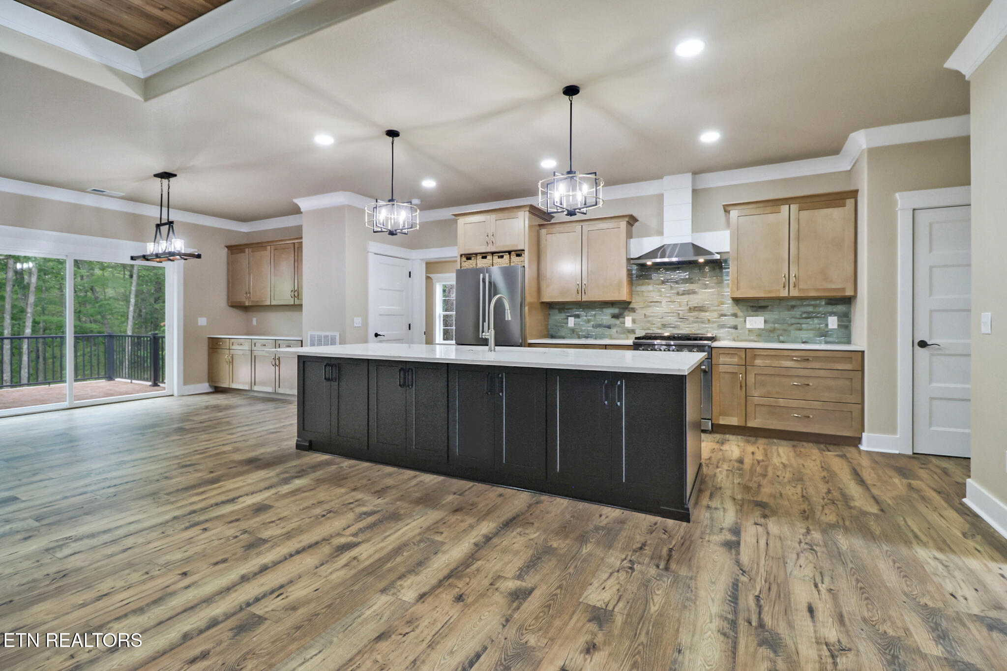 630 Lakeview Drive Property Photo 10