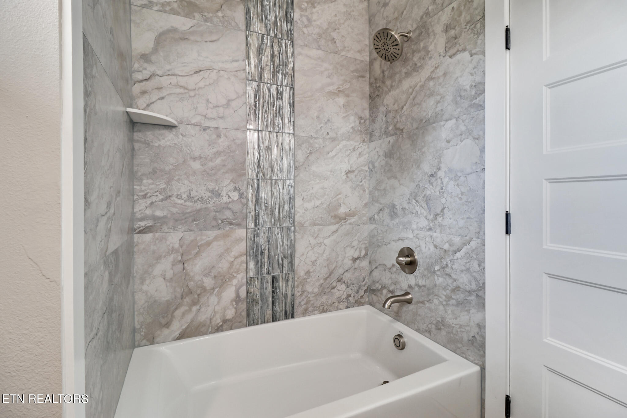 630 Lakeview Drive Property Photo 39