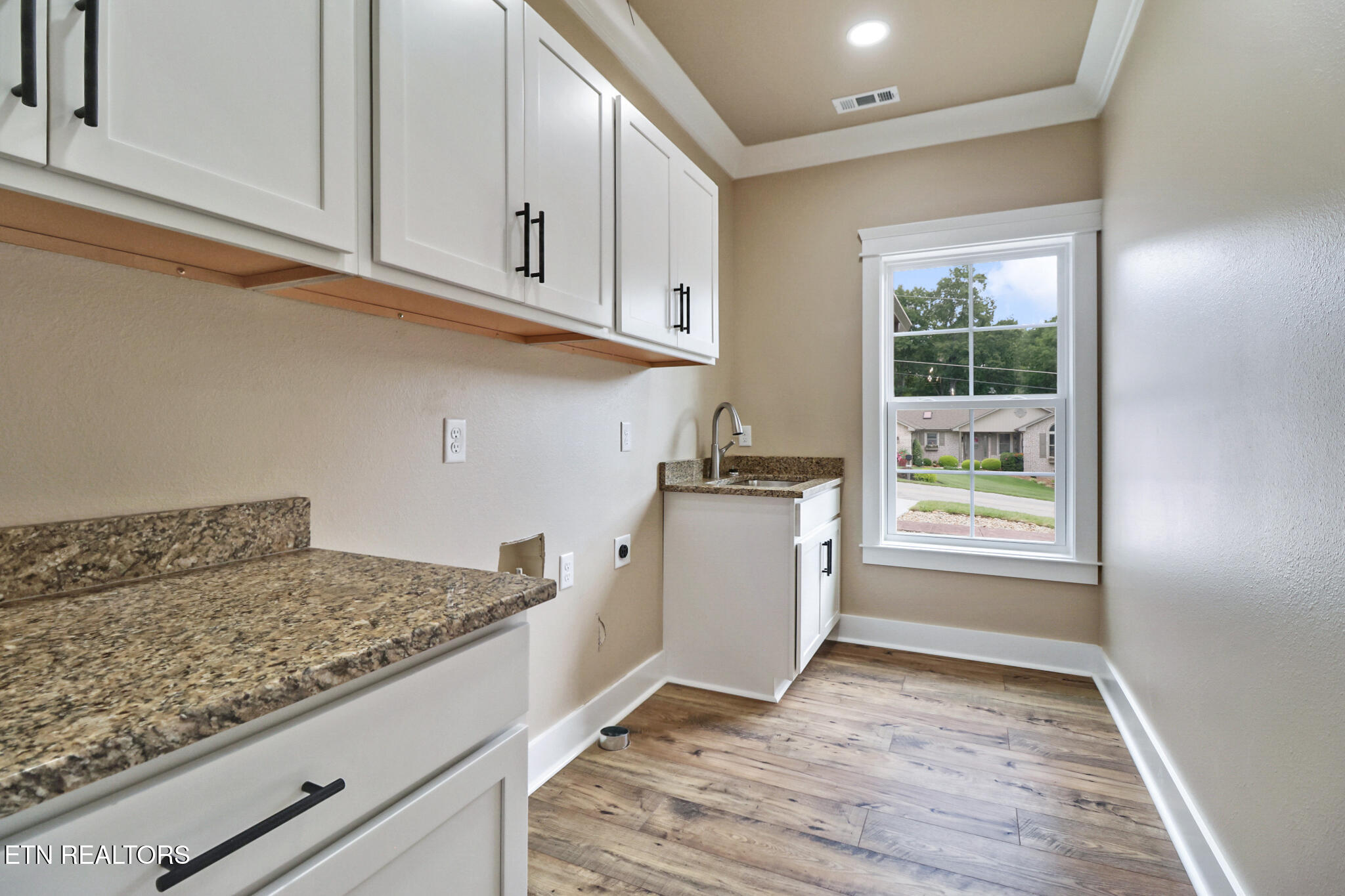 630 Lakeview Drive Property Photo 42