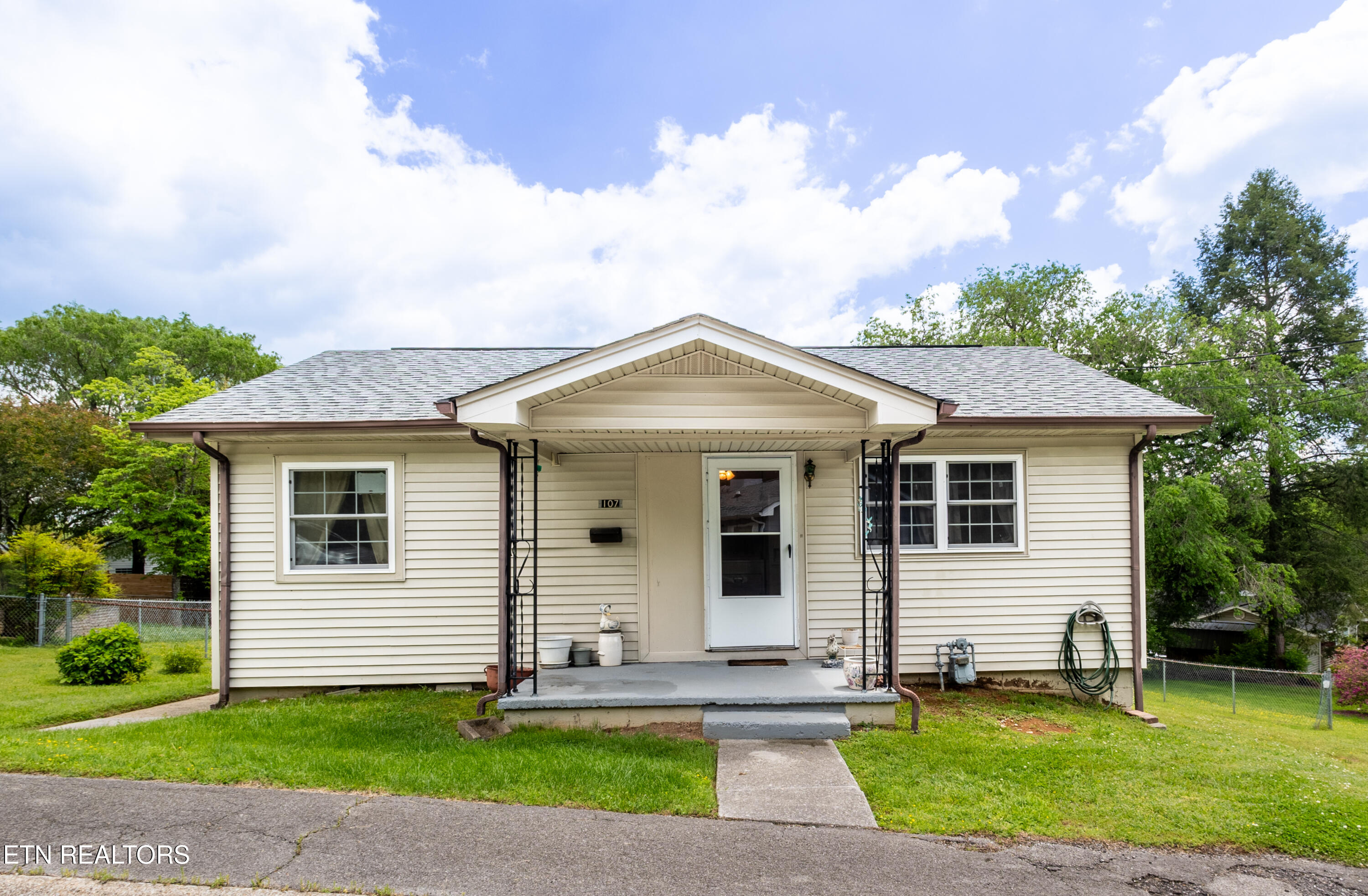 107 Upsal Rd Property Photo 1