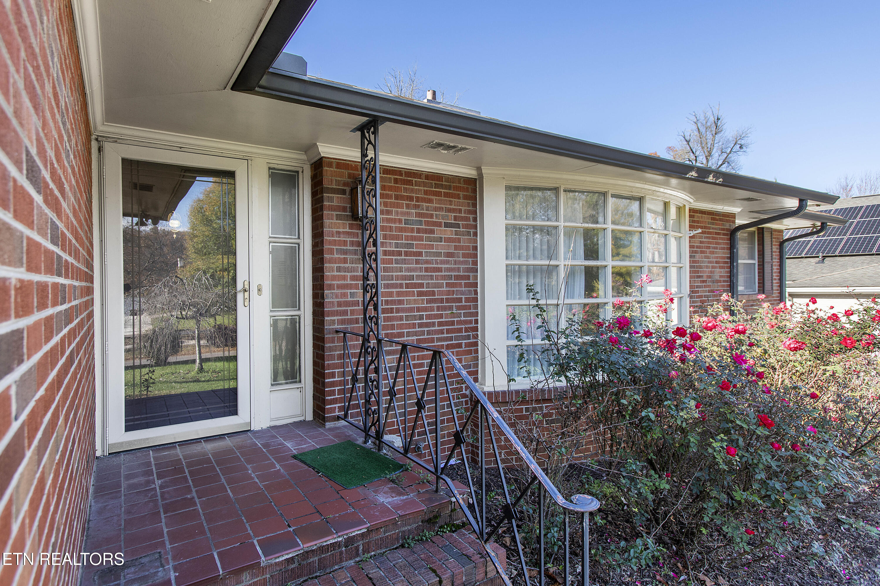 1233 Cherokee Blvd Property Photo 3