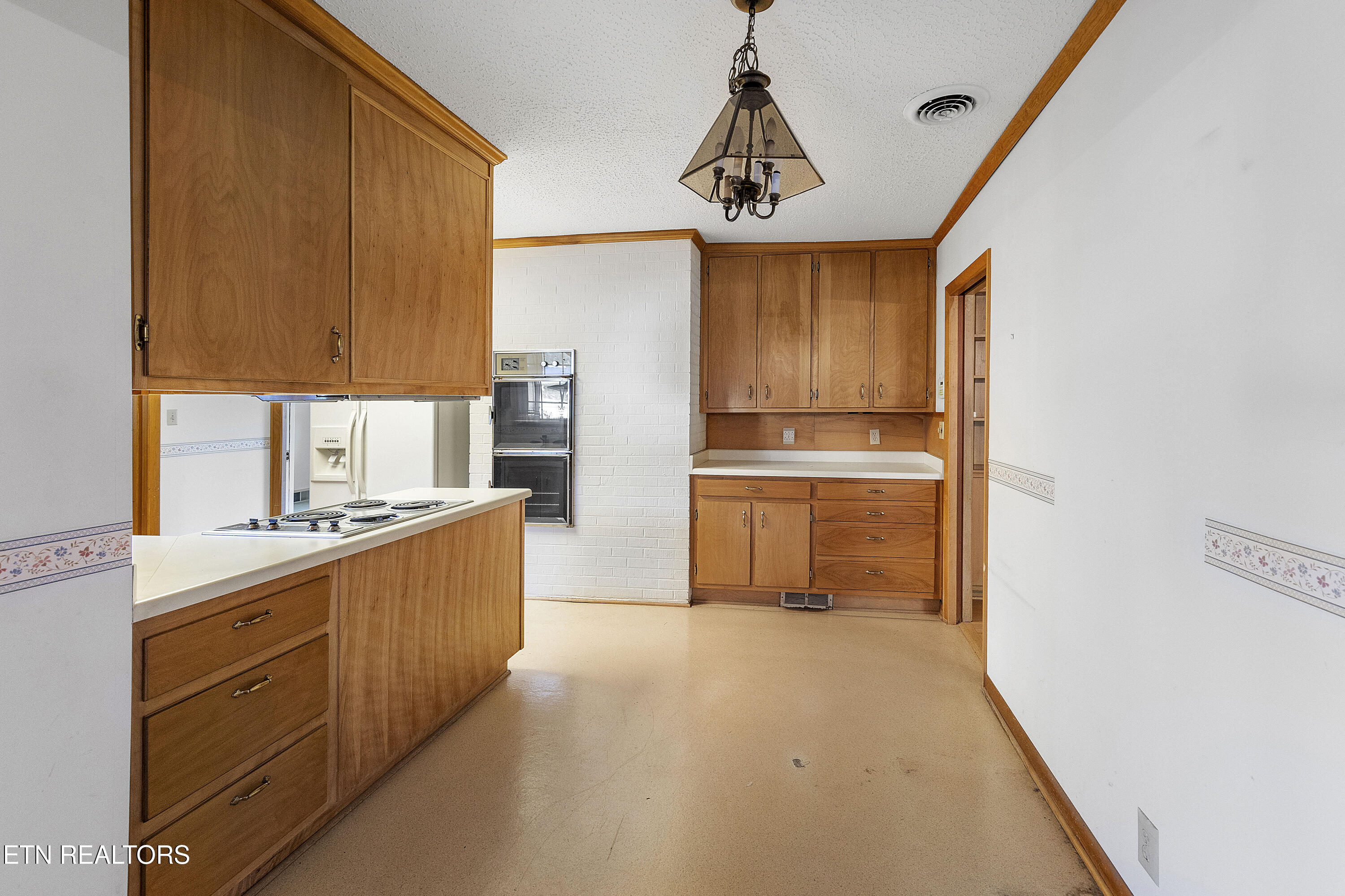 1233 Cherokee Blvd Property Photo 12