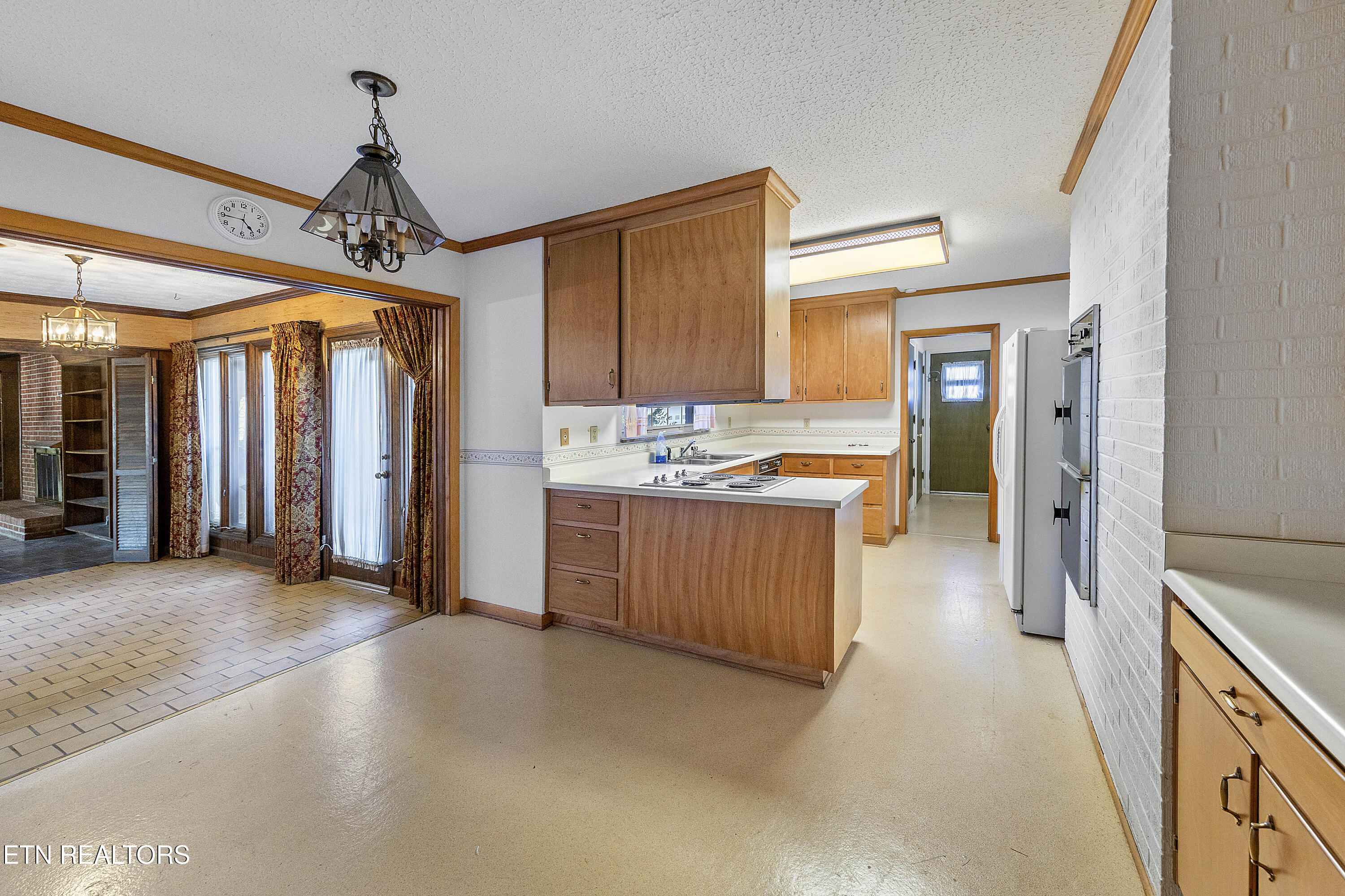 1233 Cherokee Blvd Property Photo 13