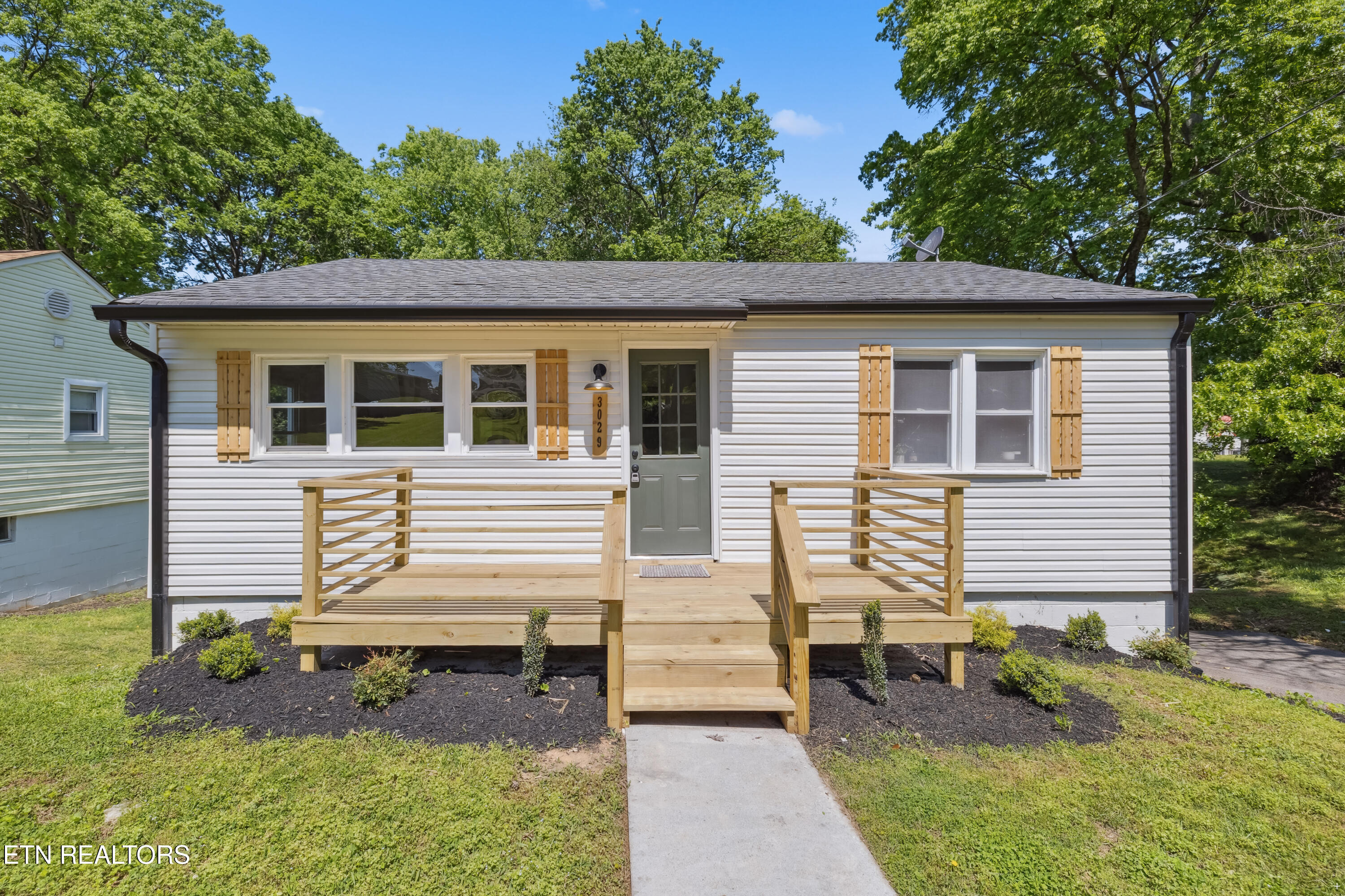 3029 Lay Ave Property Photo 1