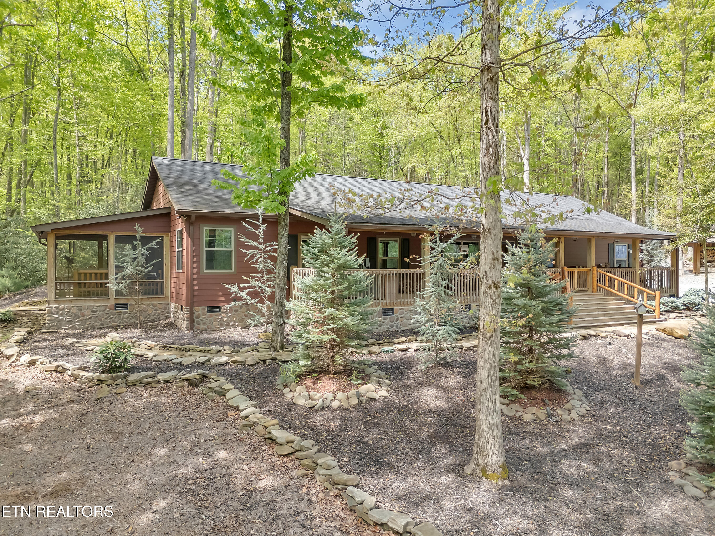 3950 Forest Trail Drive Property Photo 2