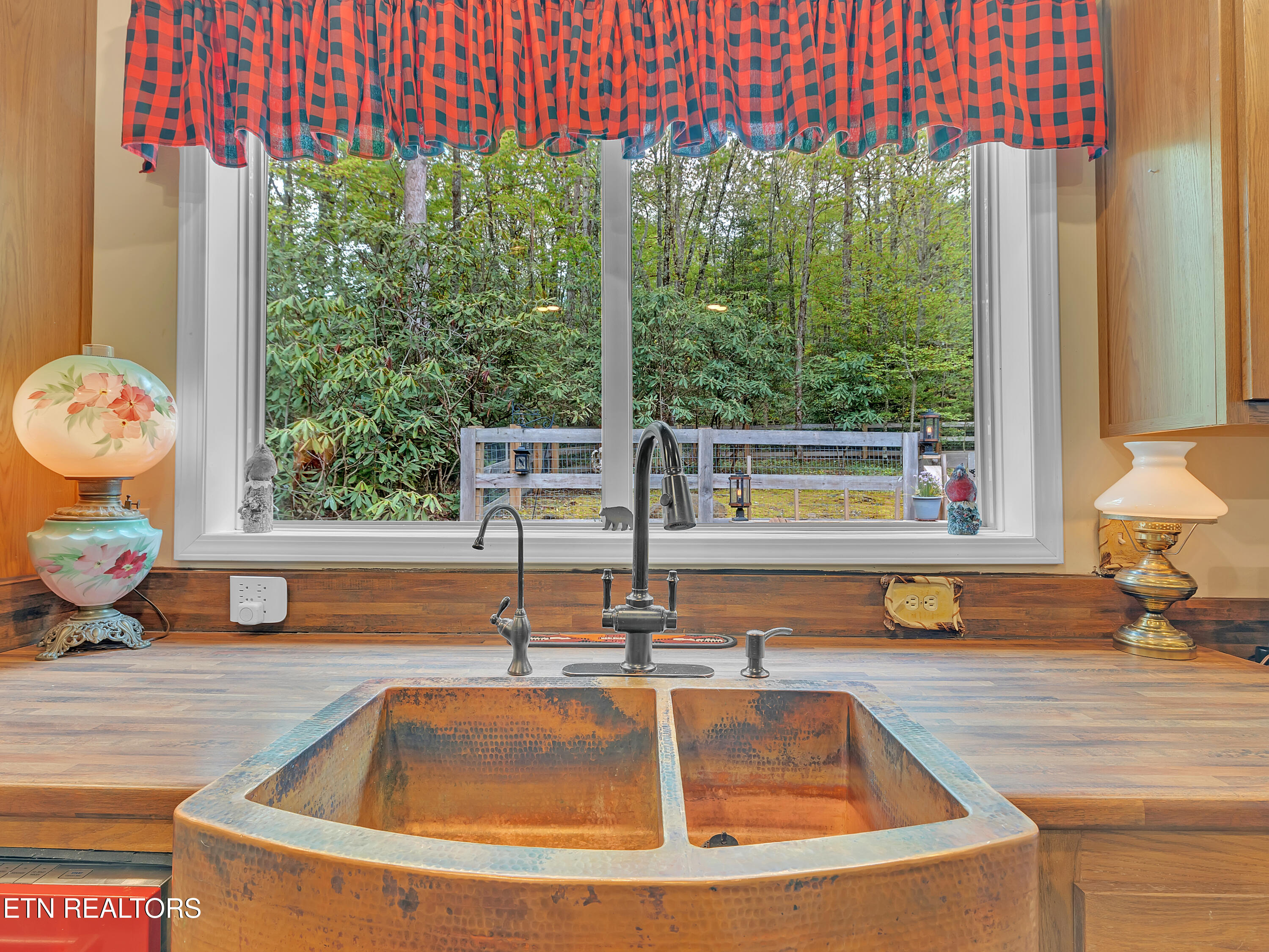 3950 Forest Trail Drive Property Photo 13