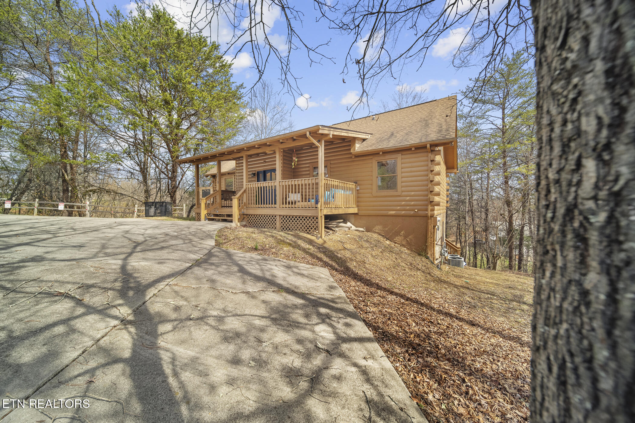 2819 Alexander Place Property Photo 4