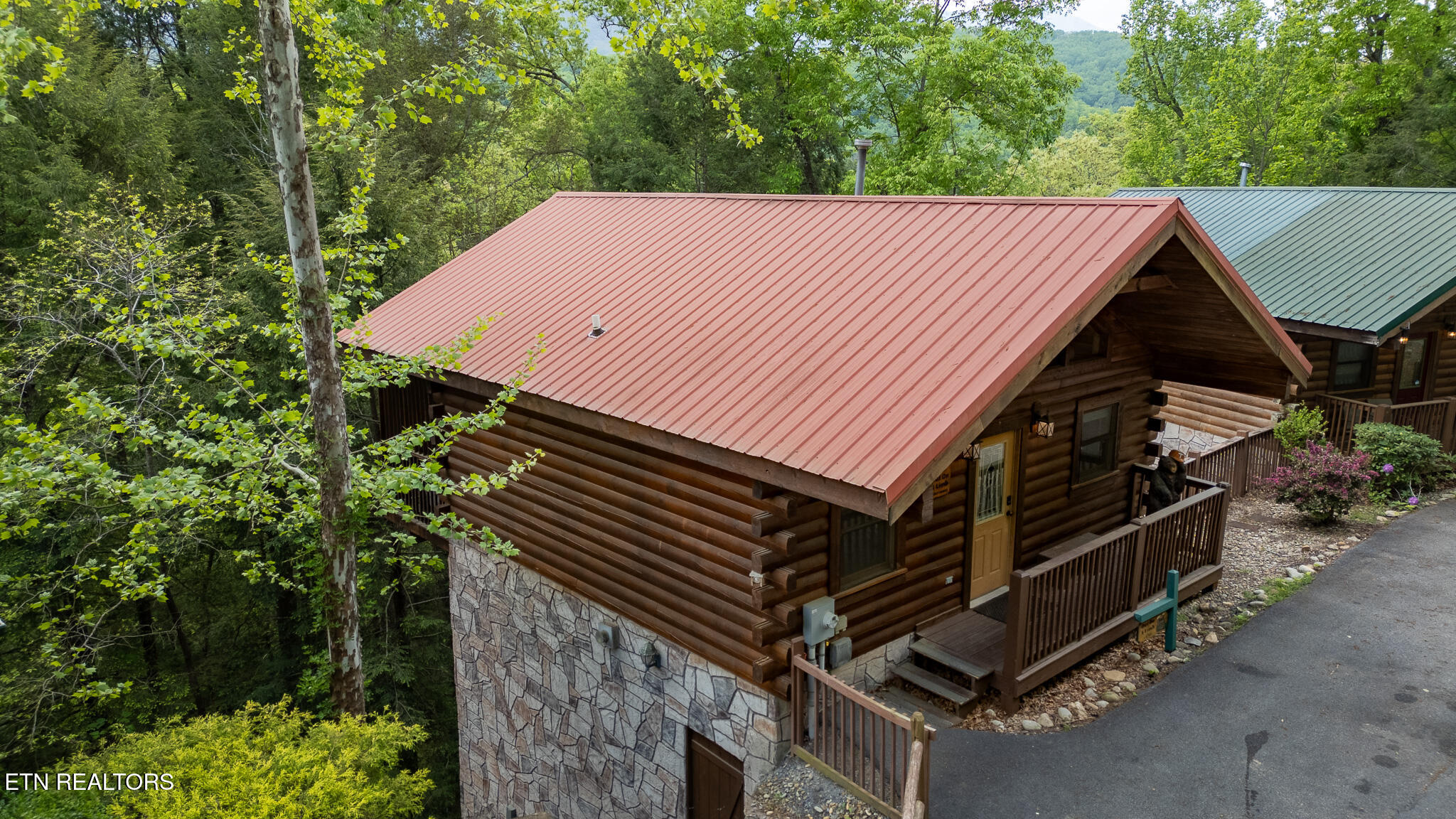 1745 Mountain Shadows Way Property Photo 14