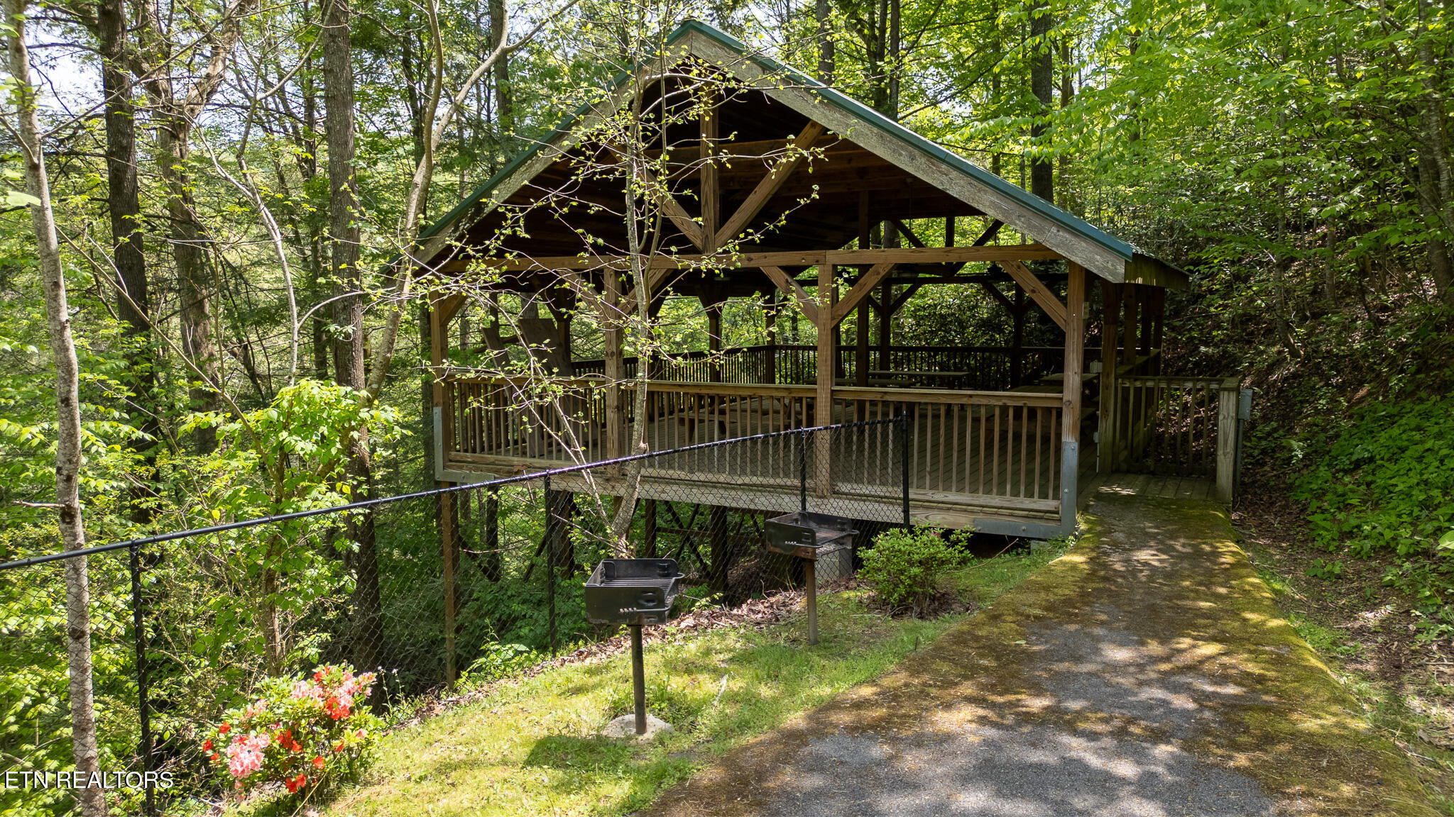 1745 Mountain Shadows Way Property Photo 23