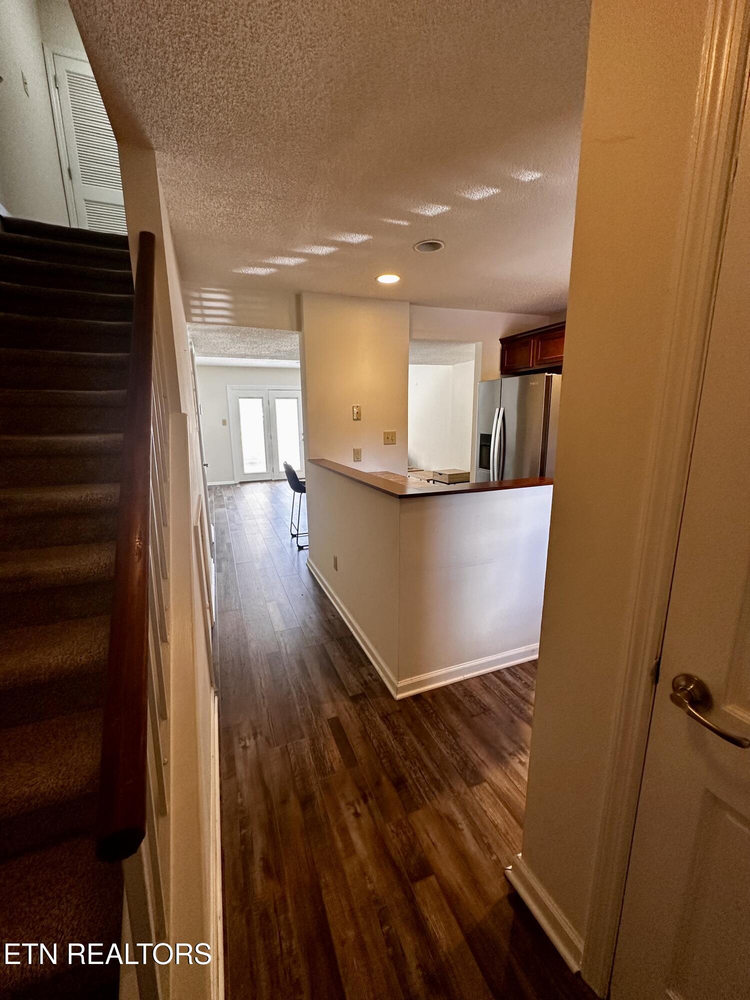 6523 Deane Hill Drive Property Photo 6