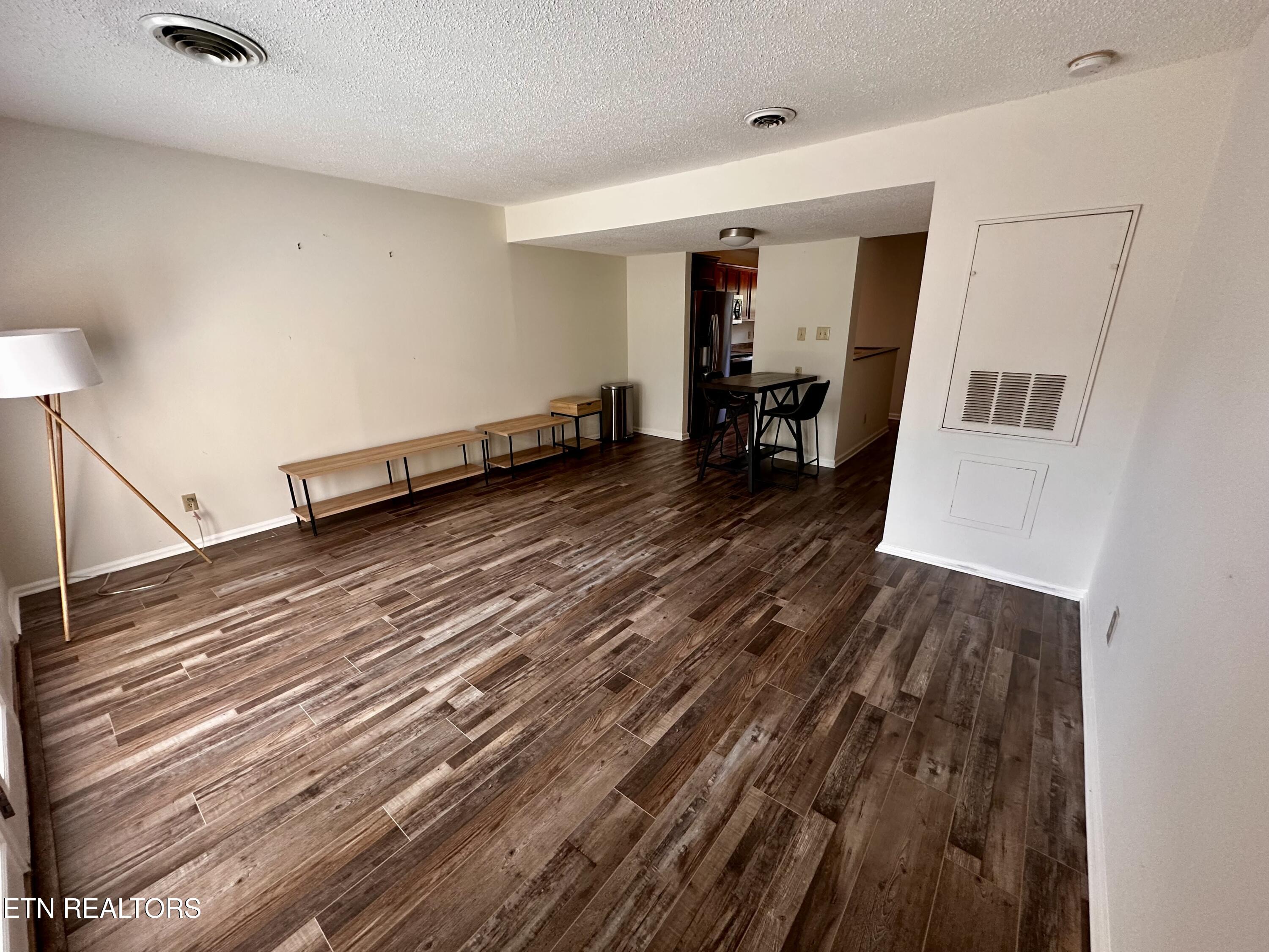 6523 Deane Hill Drive Property Photo 8
