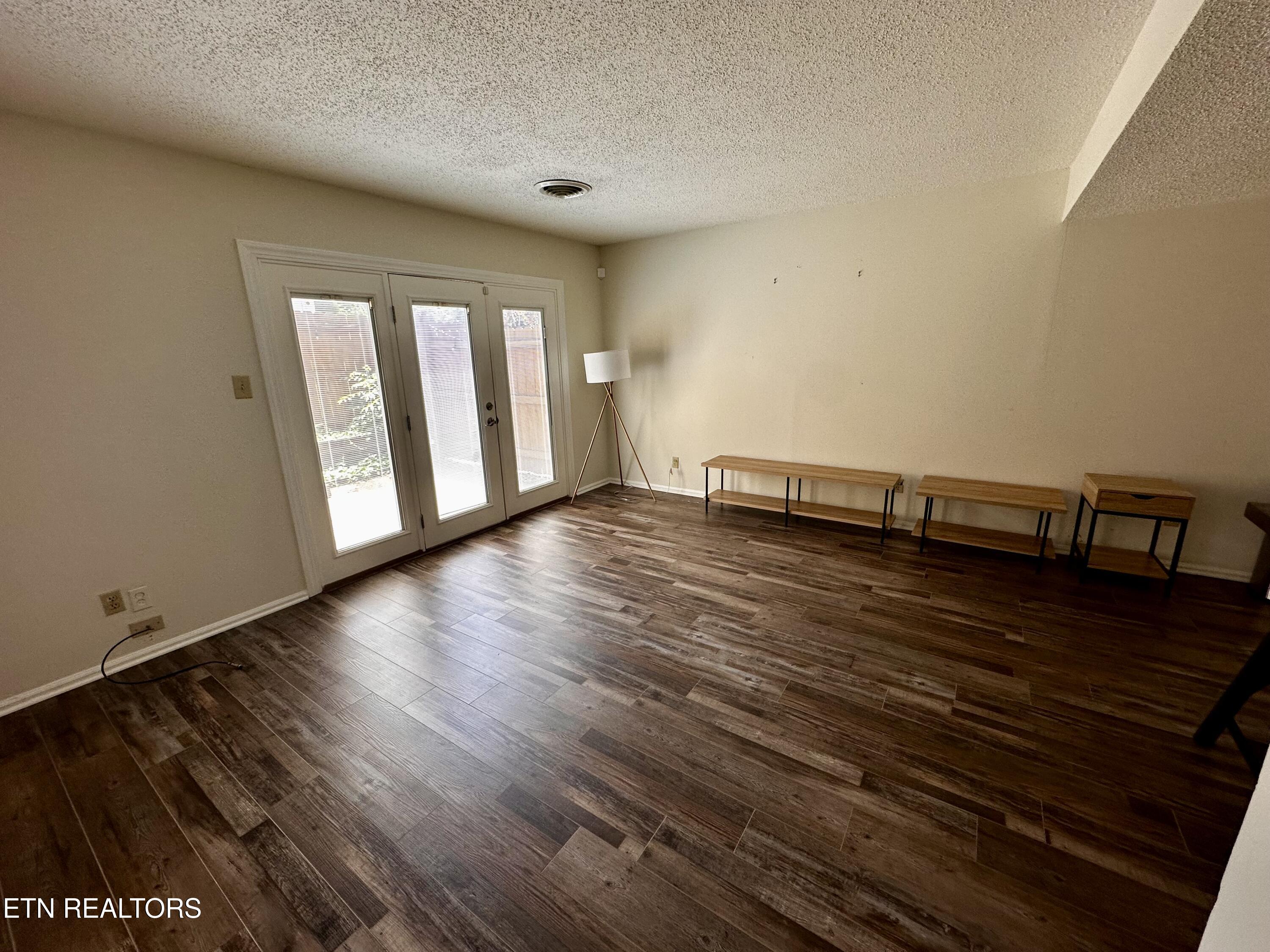 6523 Deane Hill Drive Property Photo 10