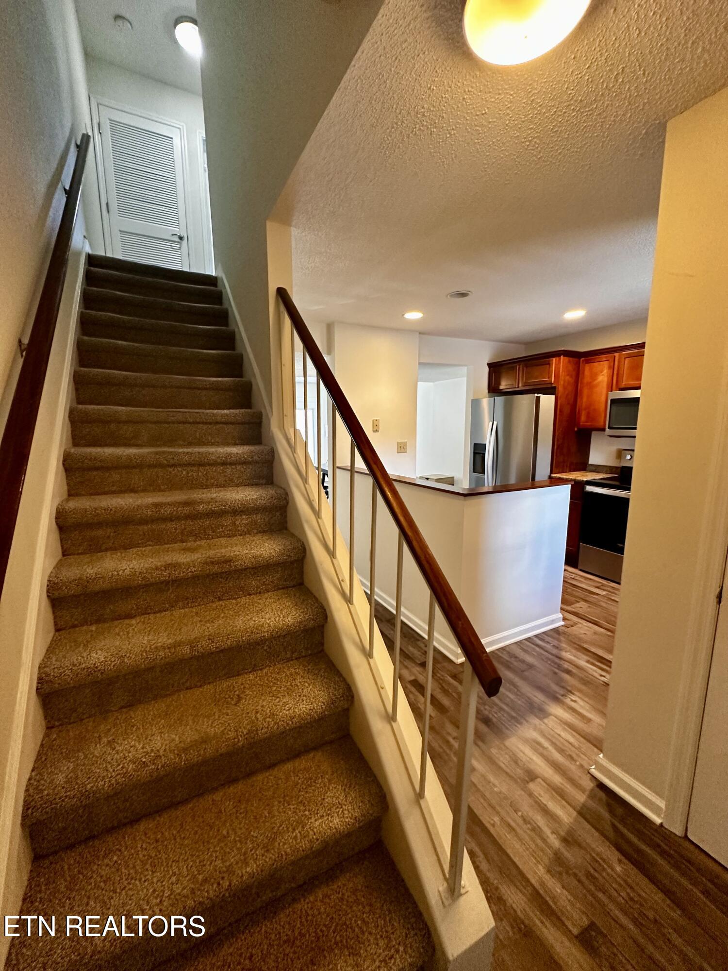6523 Deane Hill Drive Property Photo 12