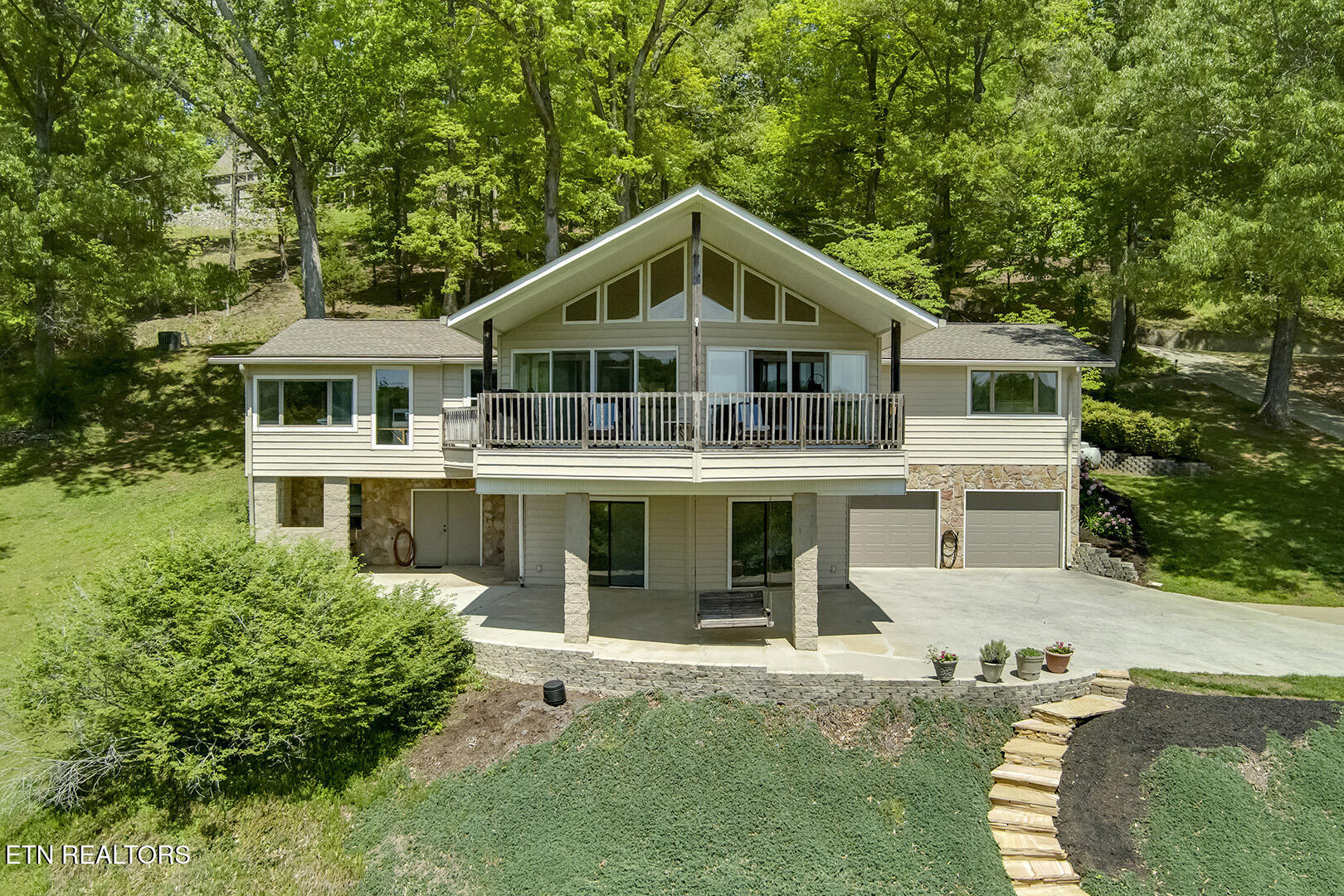 11415 Berry Hill Drive Property Photo