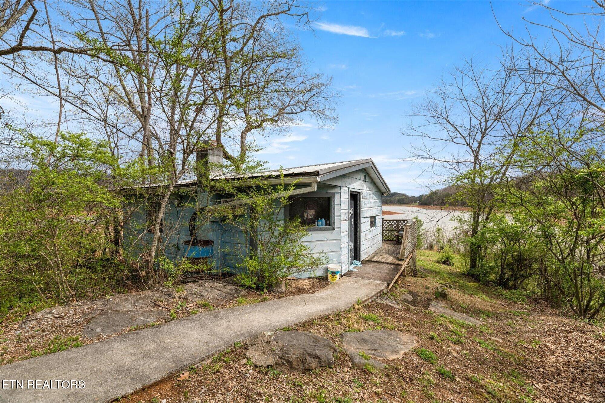 1429 Rocky Summit Rd Property Photo 3