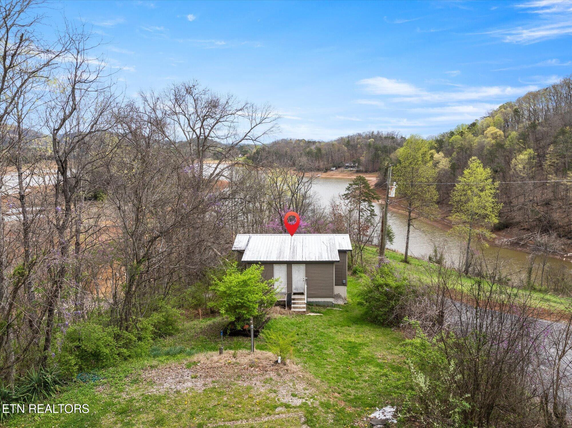 1429 Rocky Summit Rd Property Photo 6