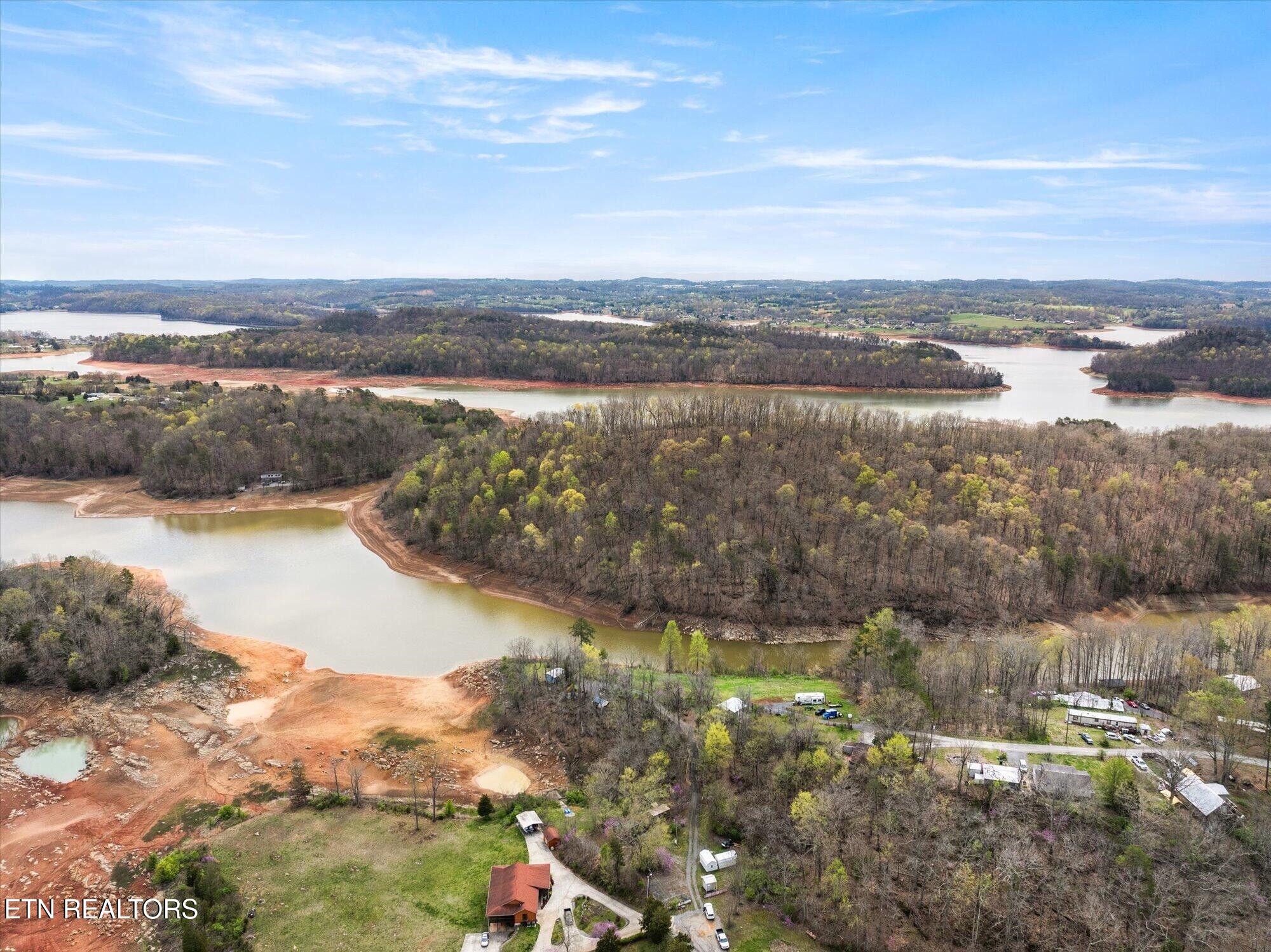 1429 Rocky Summit Rd Property Photo 8