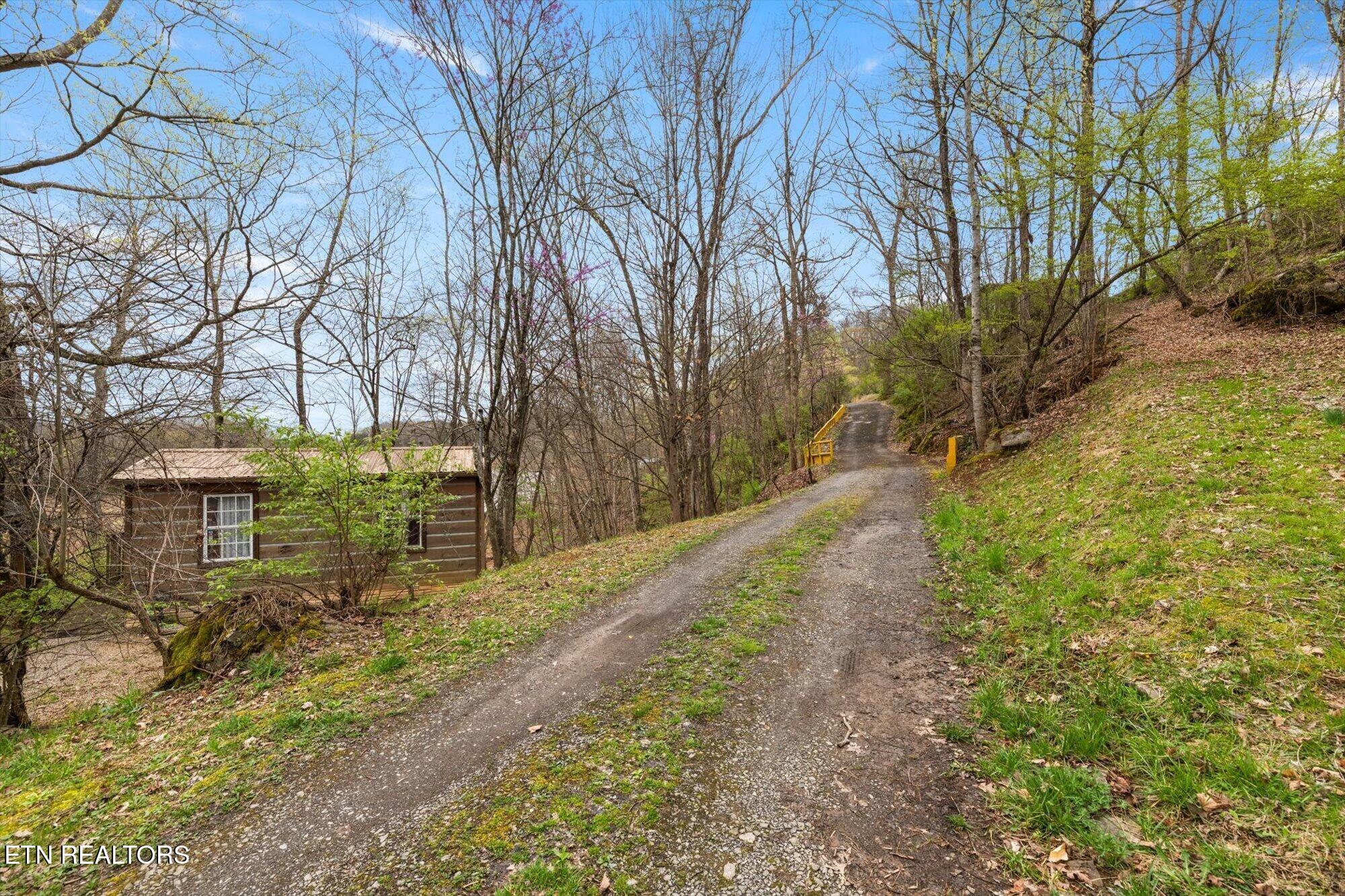 1429 Rocky Summit Rd Property Photo 10
