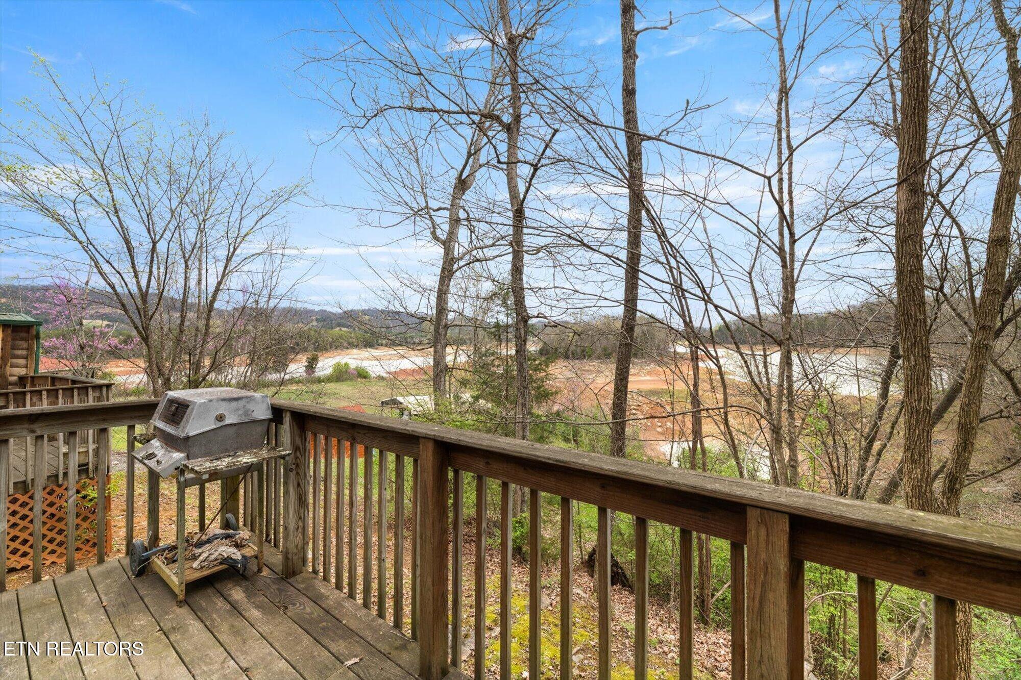 1429 Rocky Summit Rd Property Photo 23