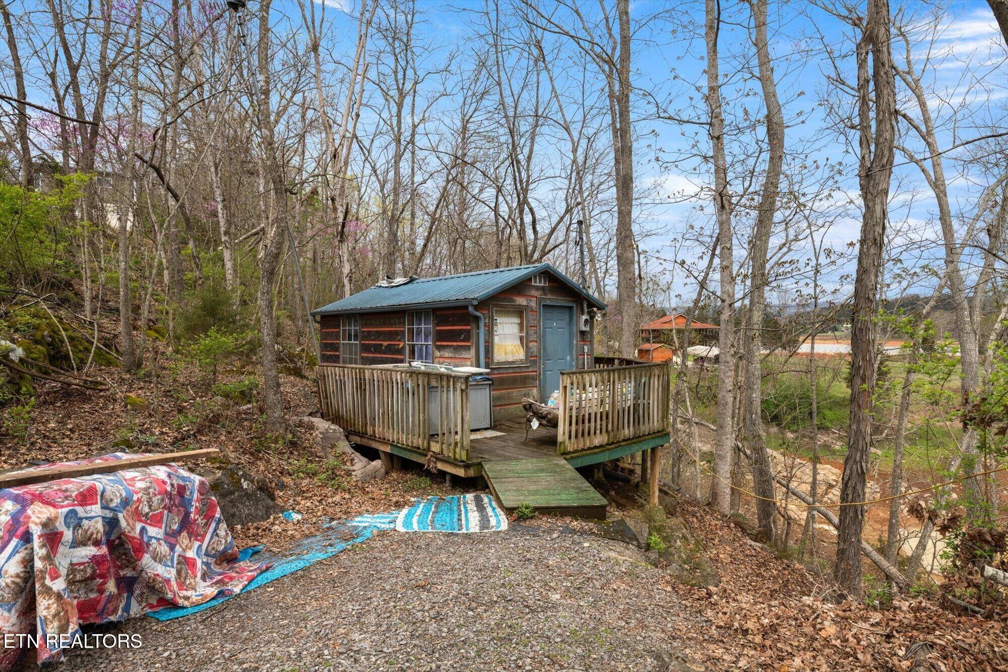 1429 Rocky Summit Rd Property Photo 25