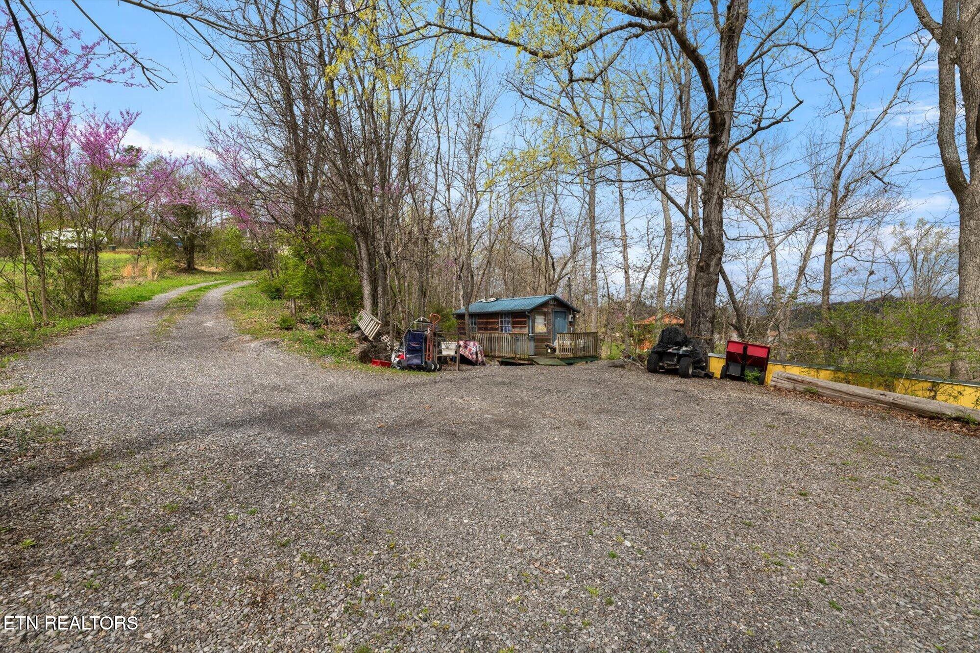 1429 Rocky Summit Rd Property Photo 28