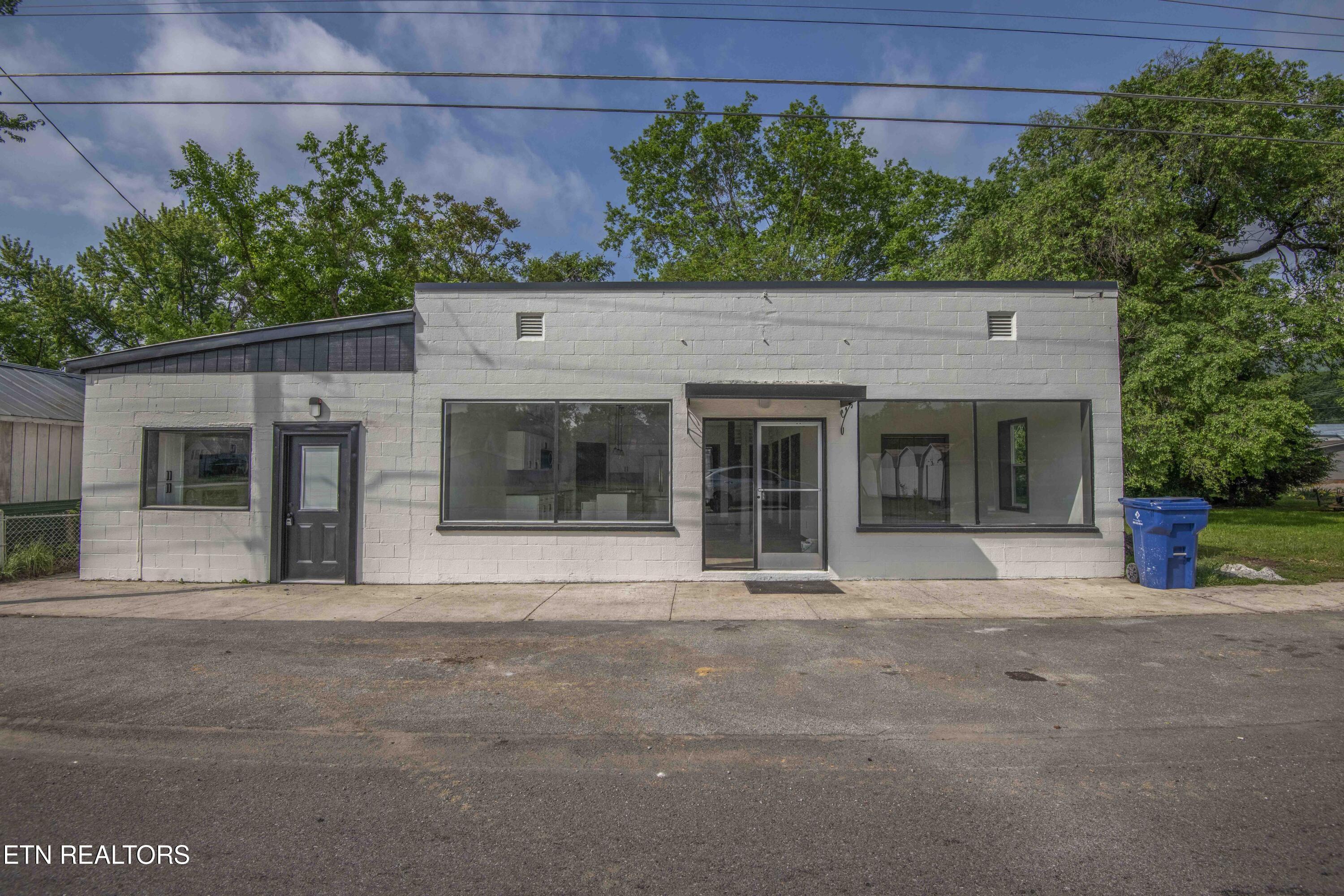 309 & 311 W Wheeler St Property Photo 1