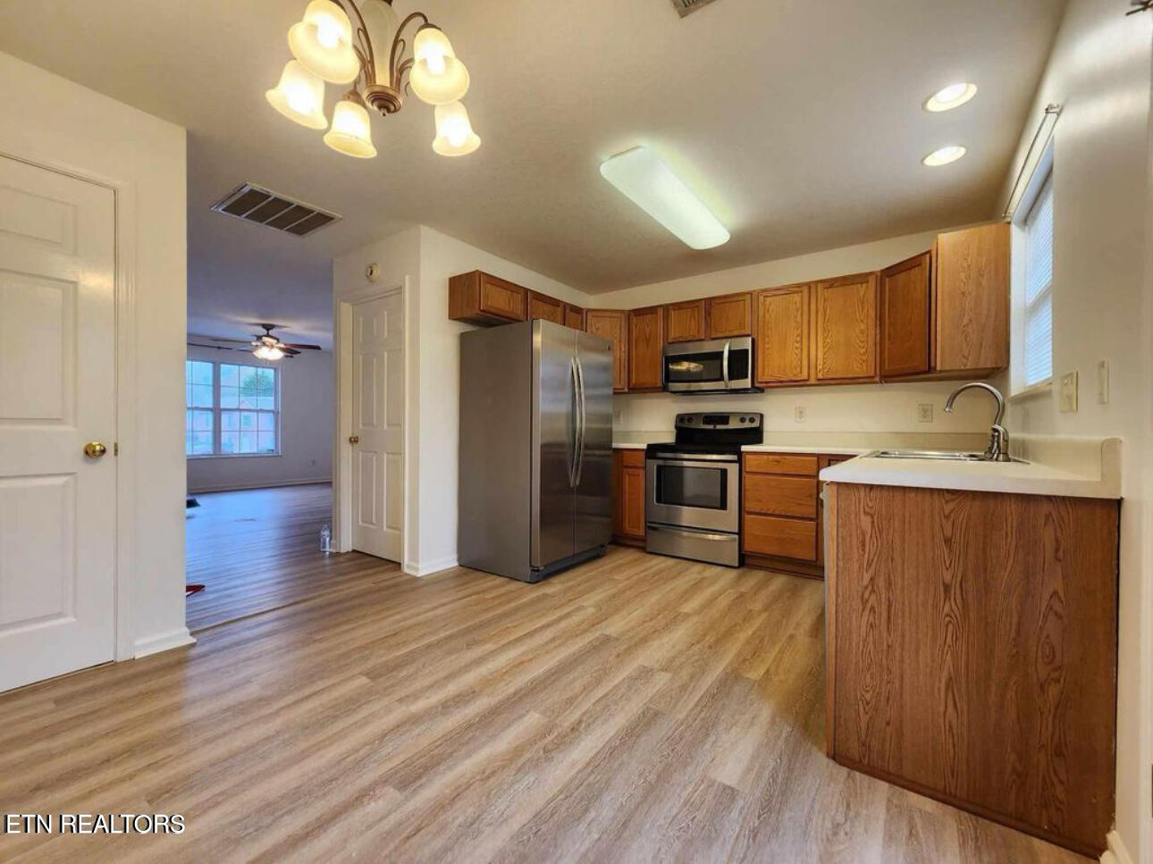 4836 Poplar Crest Way Property Photo 3