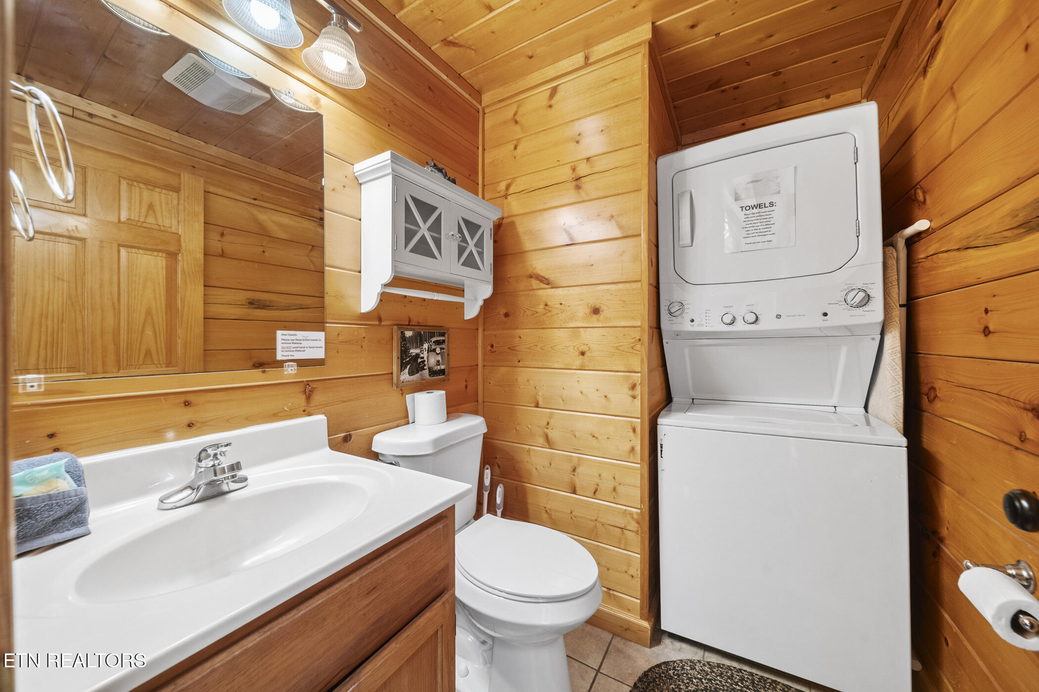 1644 Pinewood Way Property Photo 8