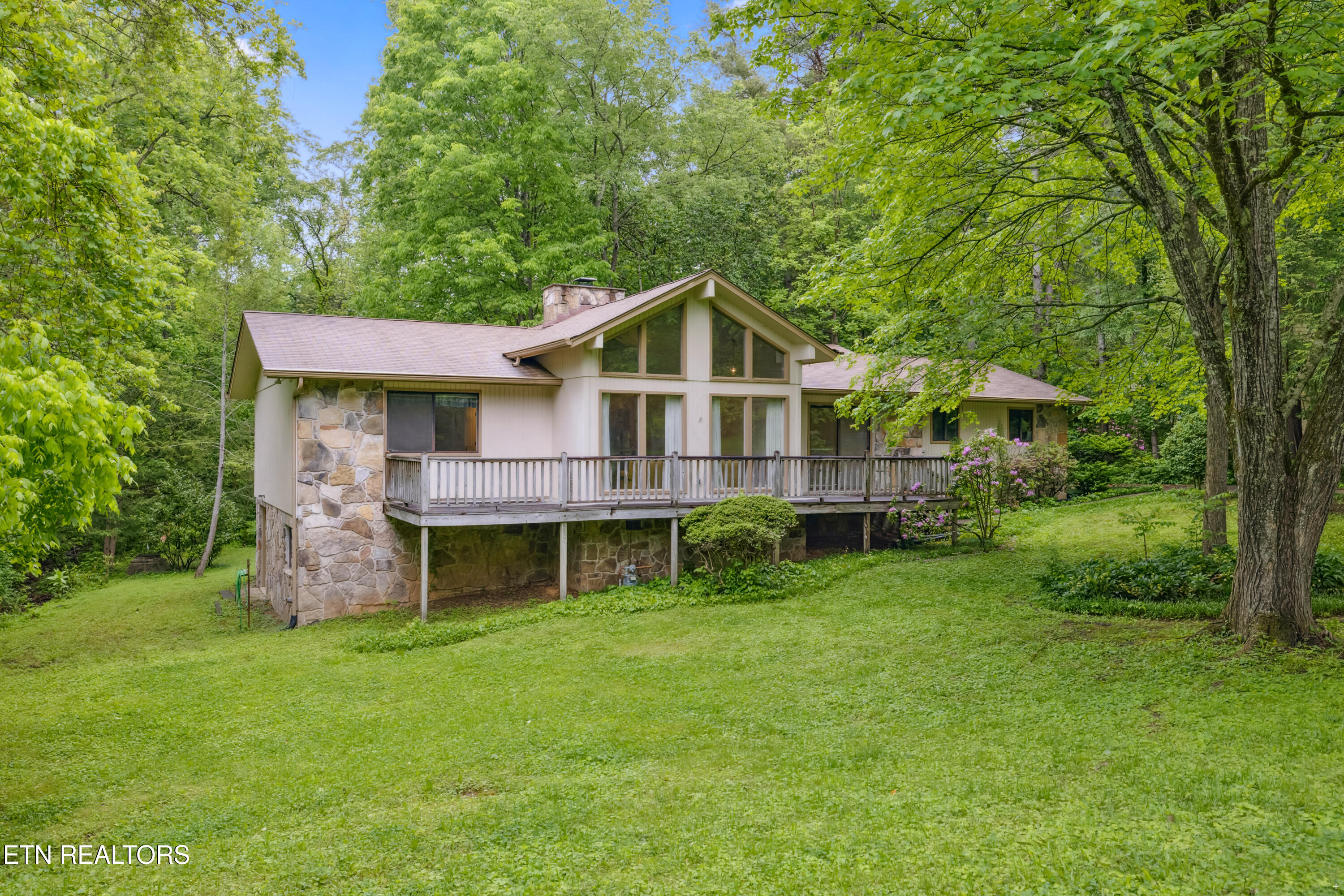 131 Clifton Circle Property Photo 1
