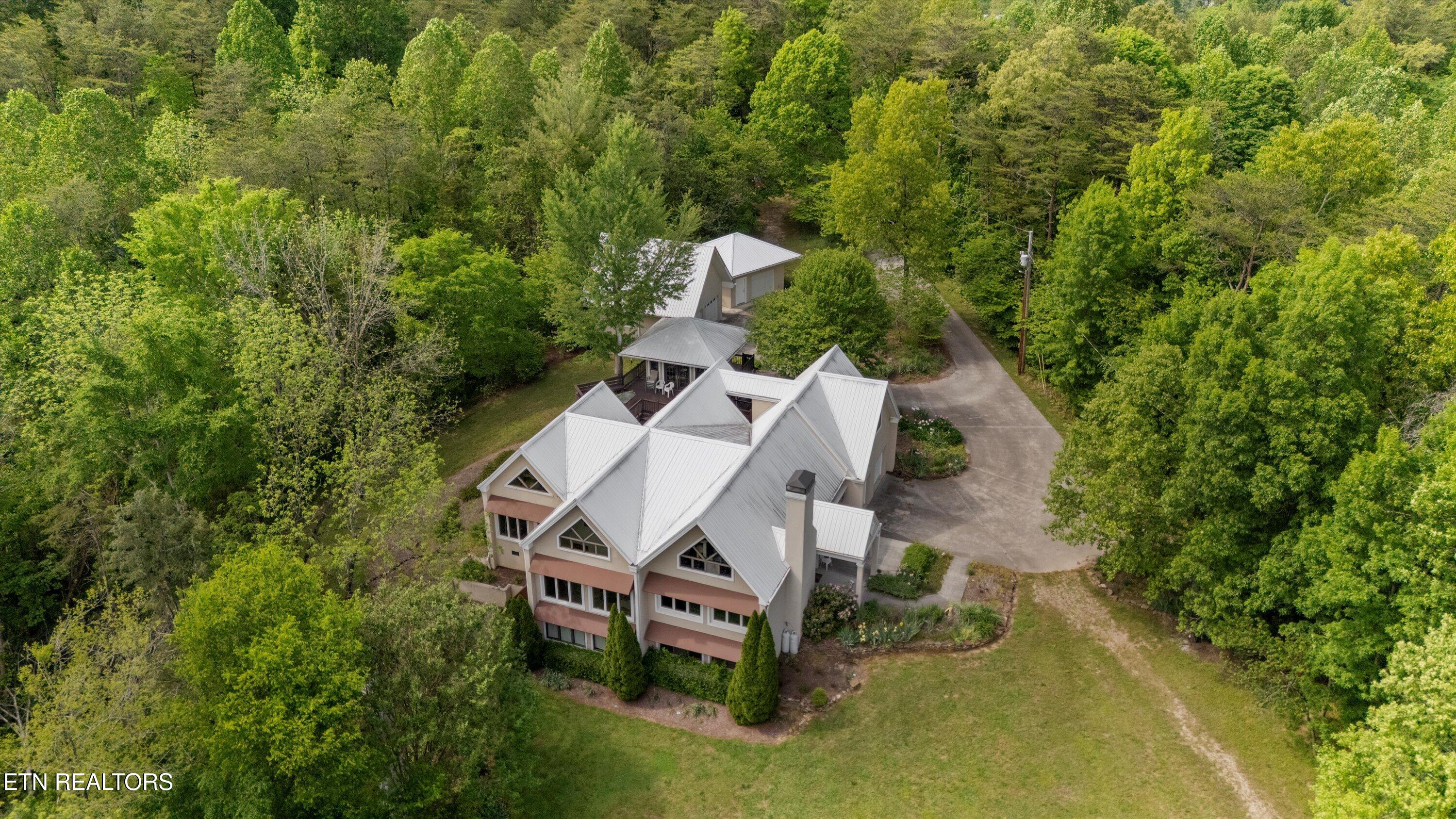 530 Blockhouse Rd Property Photo 1