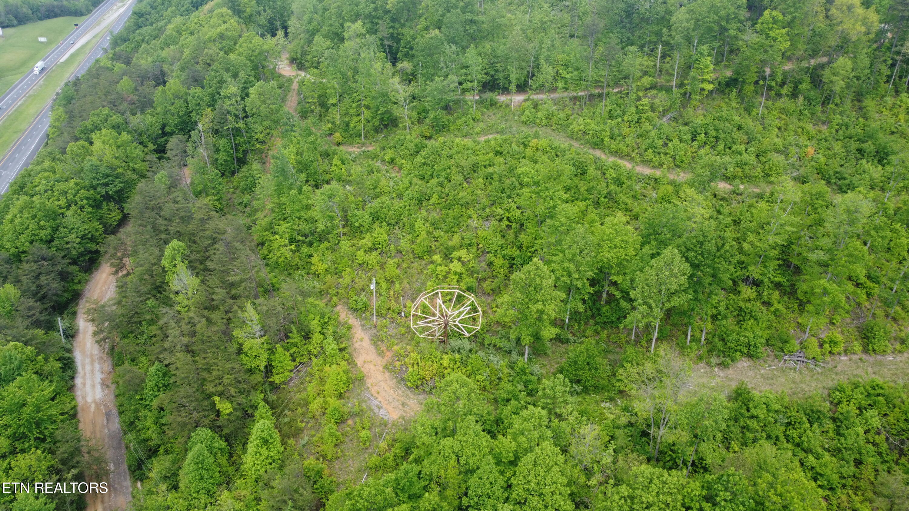 Old Kentucky Rd Property Photo 2